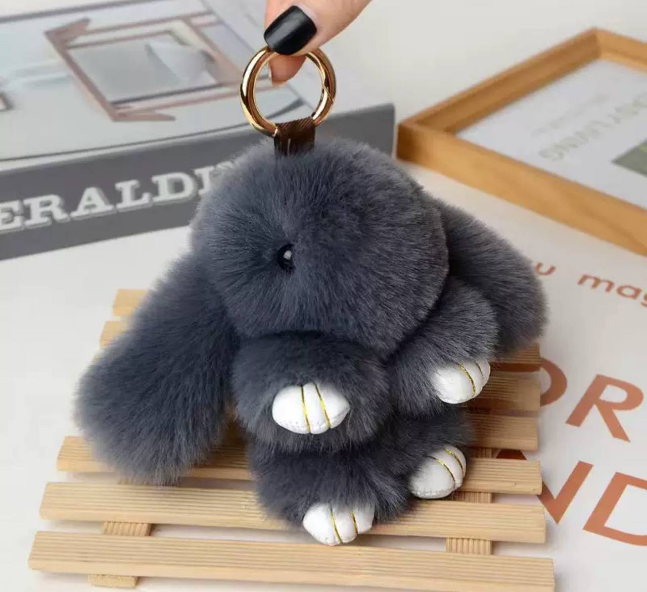 Брелок іграшка пухнастий зайчик, чорний