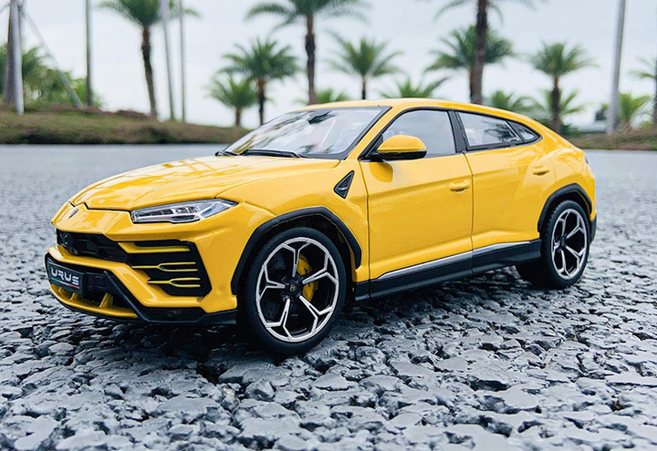 Модель автомобіля Maisto Lamborghini Urus з металу 1:24