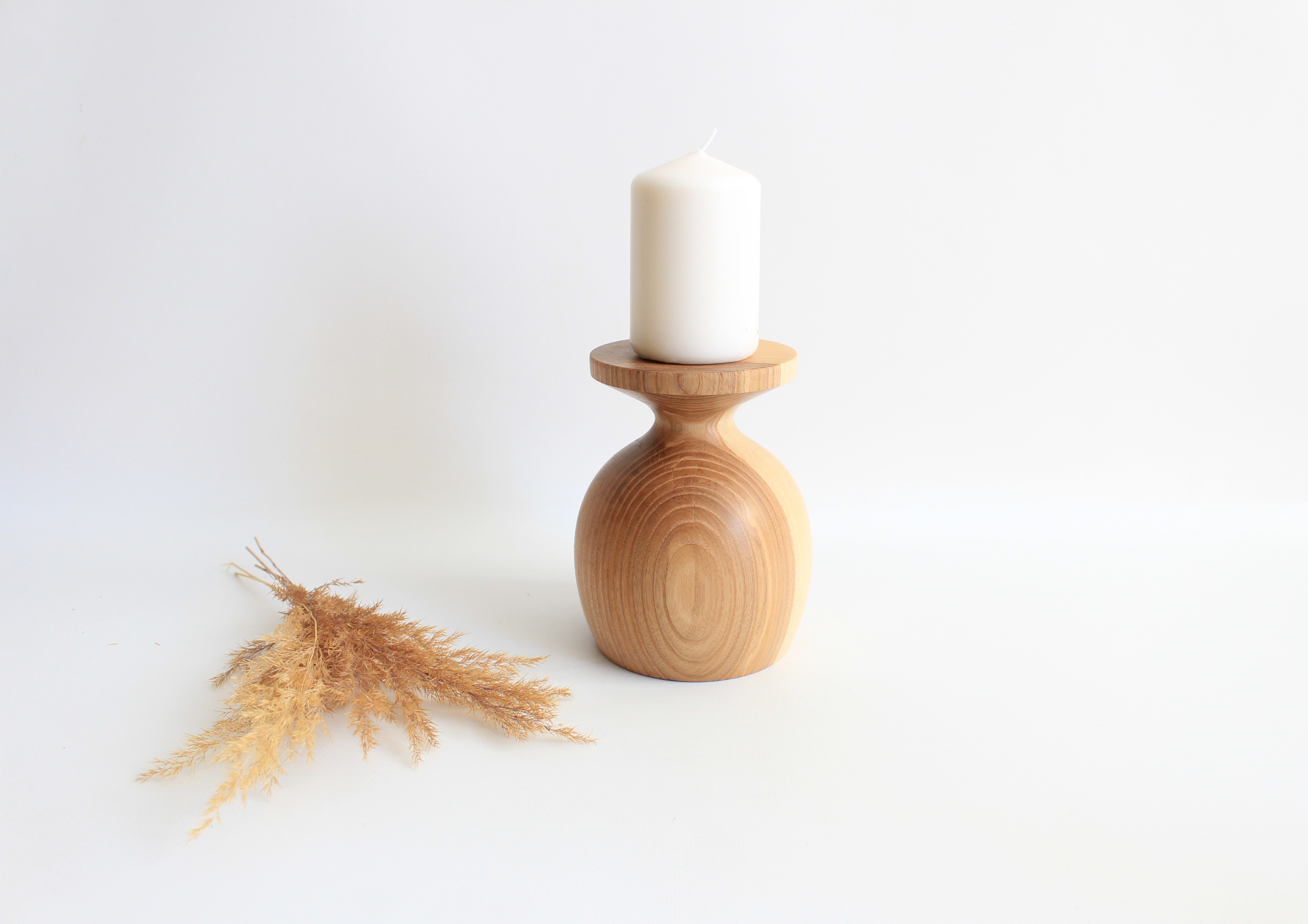 Дерев'яний свічник з ясена ручної роботи