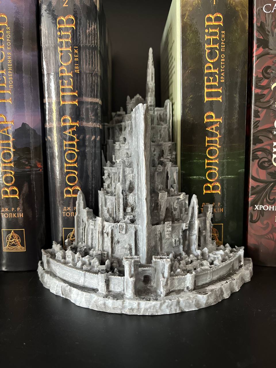 Букнук "Мінас-Тіріт"— декоративна вкладка між книги у стилі фентезі Декор для книжкової полиці 3Д друк, ручний розпис