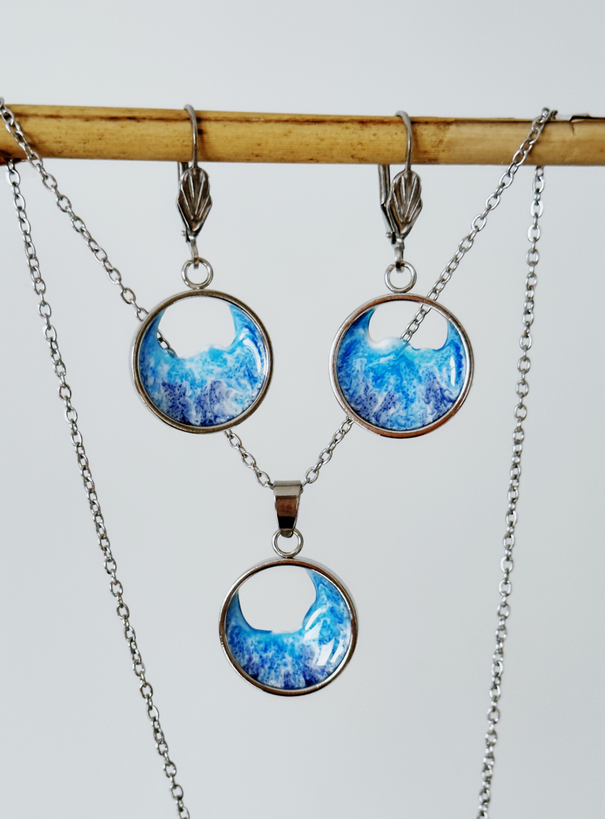 Stainless steel earrings and necklace jewelry set, jewelry with the sea
