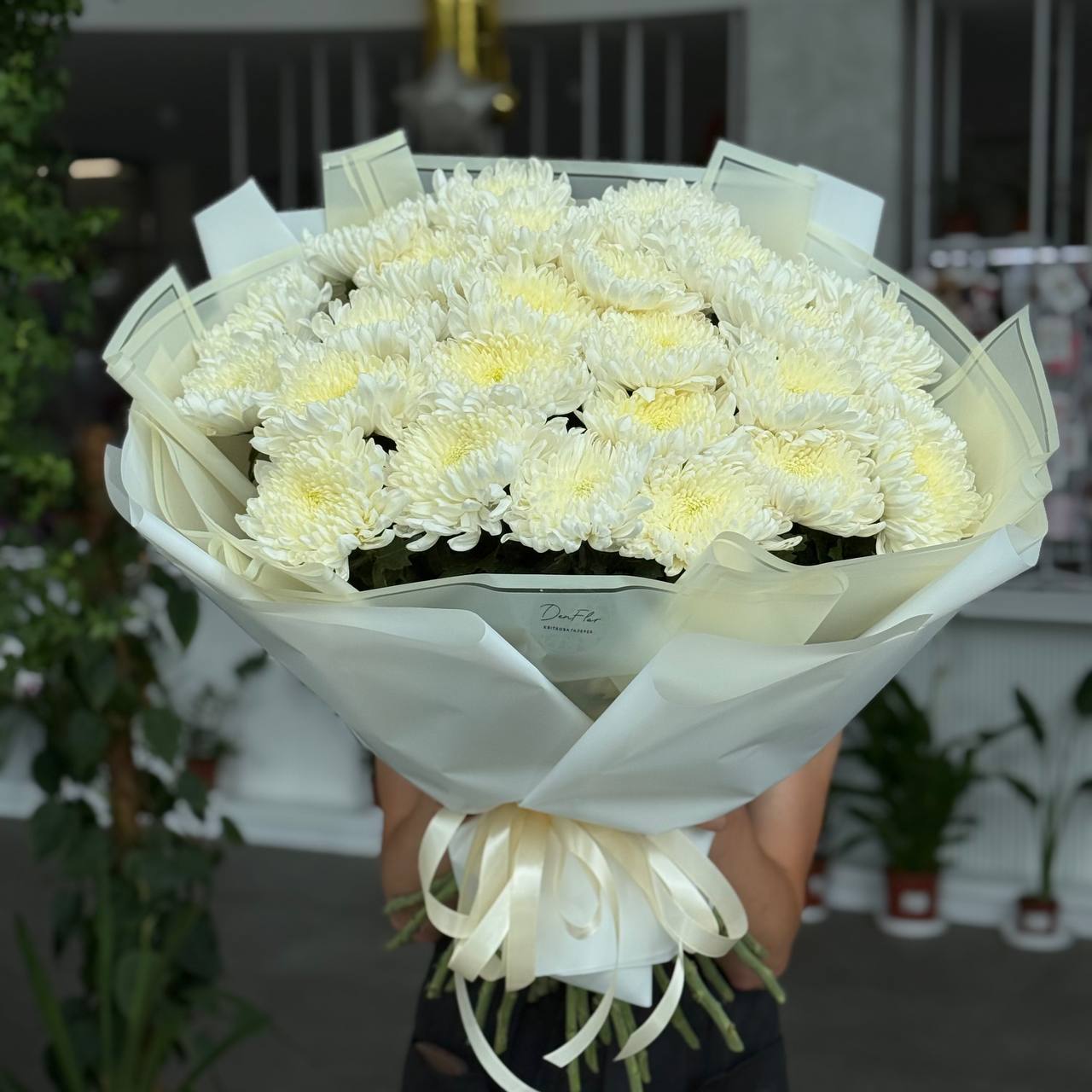 Букет із білої хризантеми