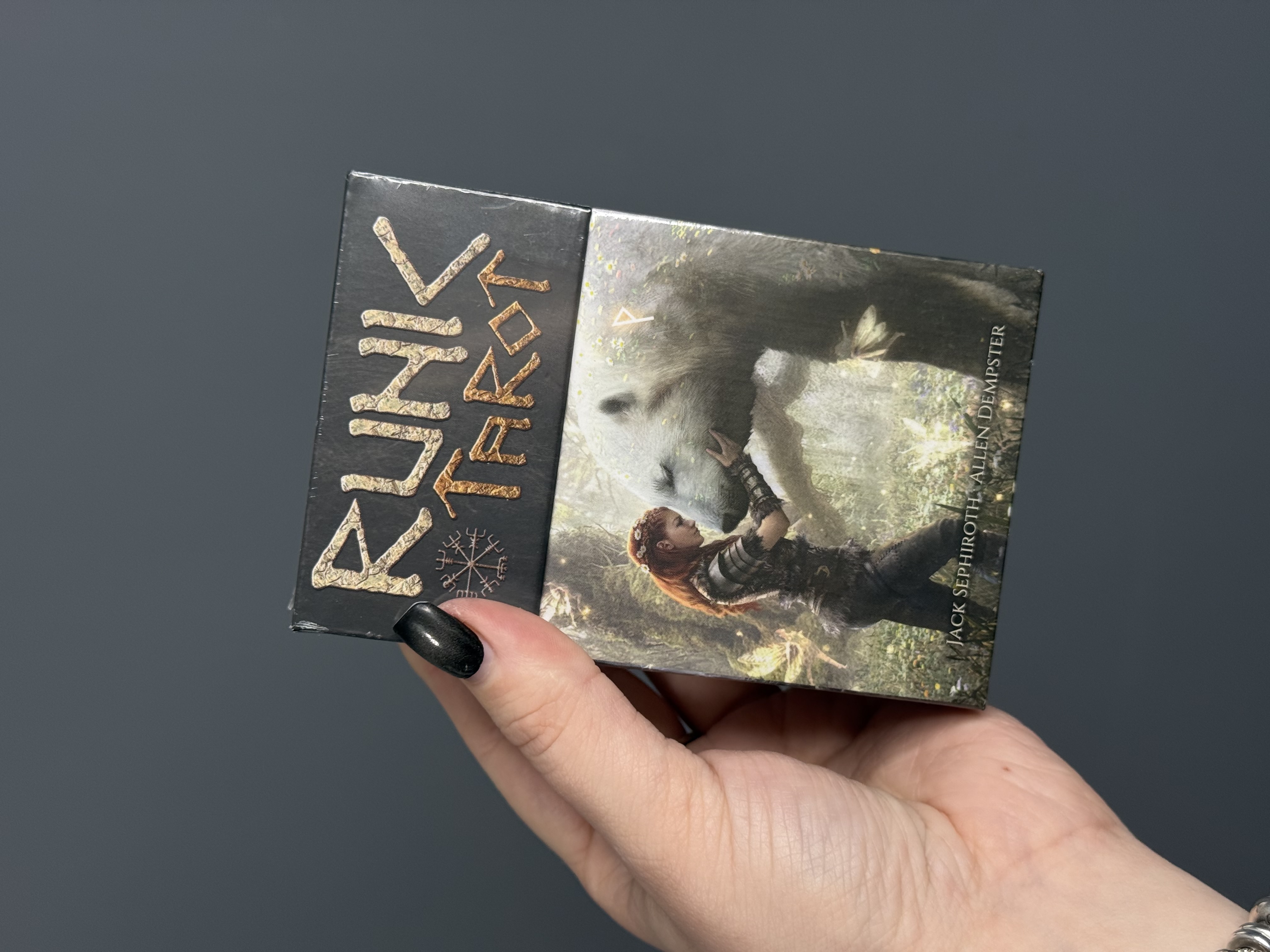 Оригінальна колода «Рунічне Таро»