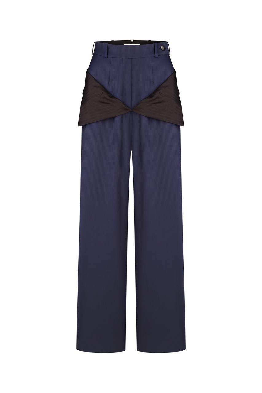 Wool trousers with an accent waistband