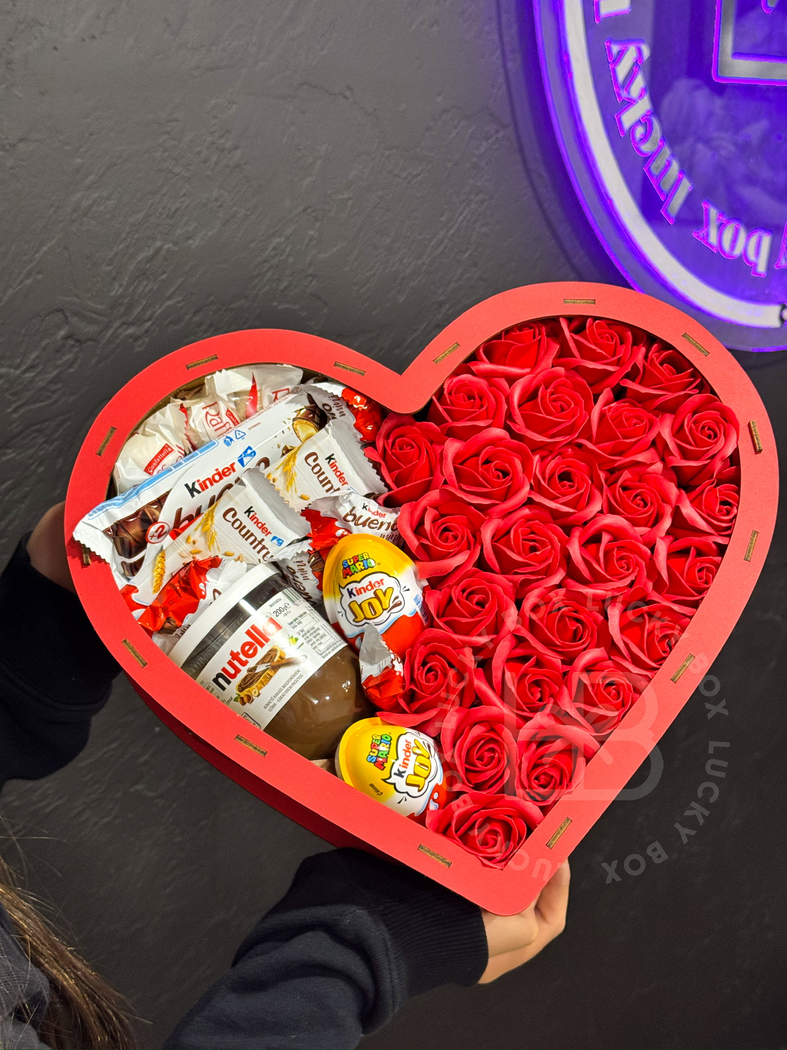 Деревʼяний подарунковий бокс серце