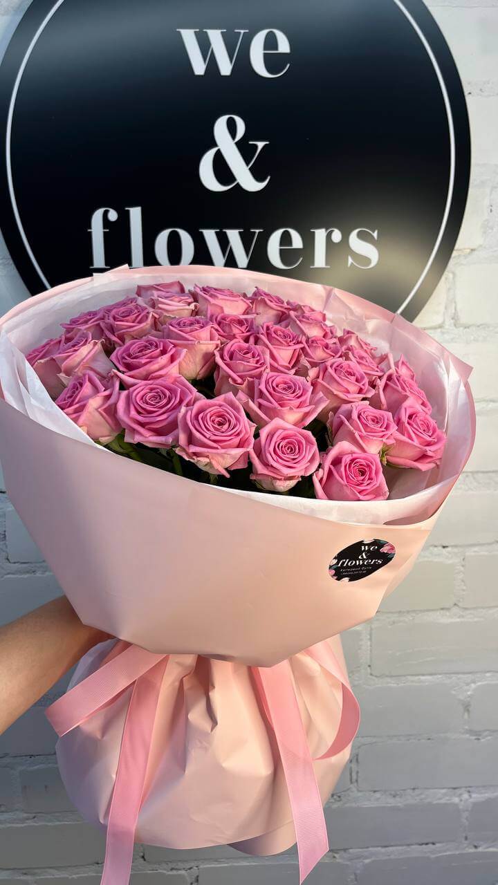 Монобукет з рожевої троянди - 35 шт.