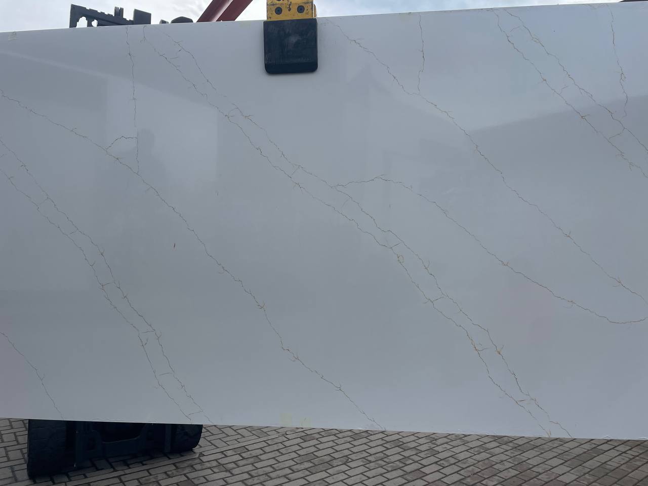 Кварц Venatino Dorato