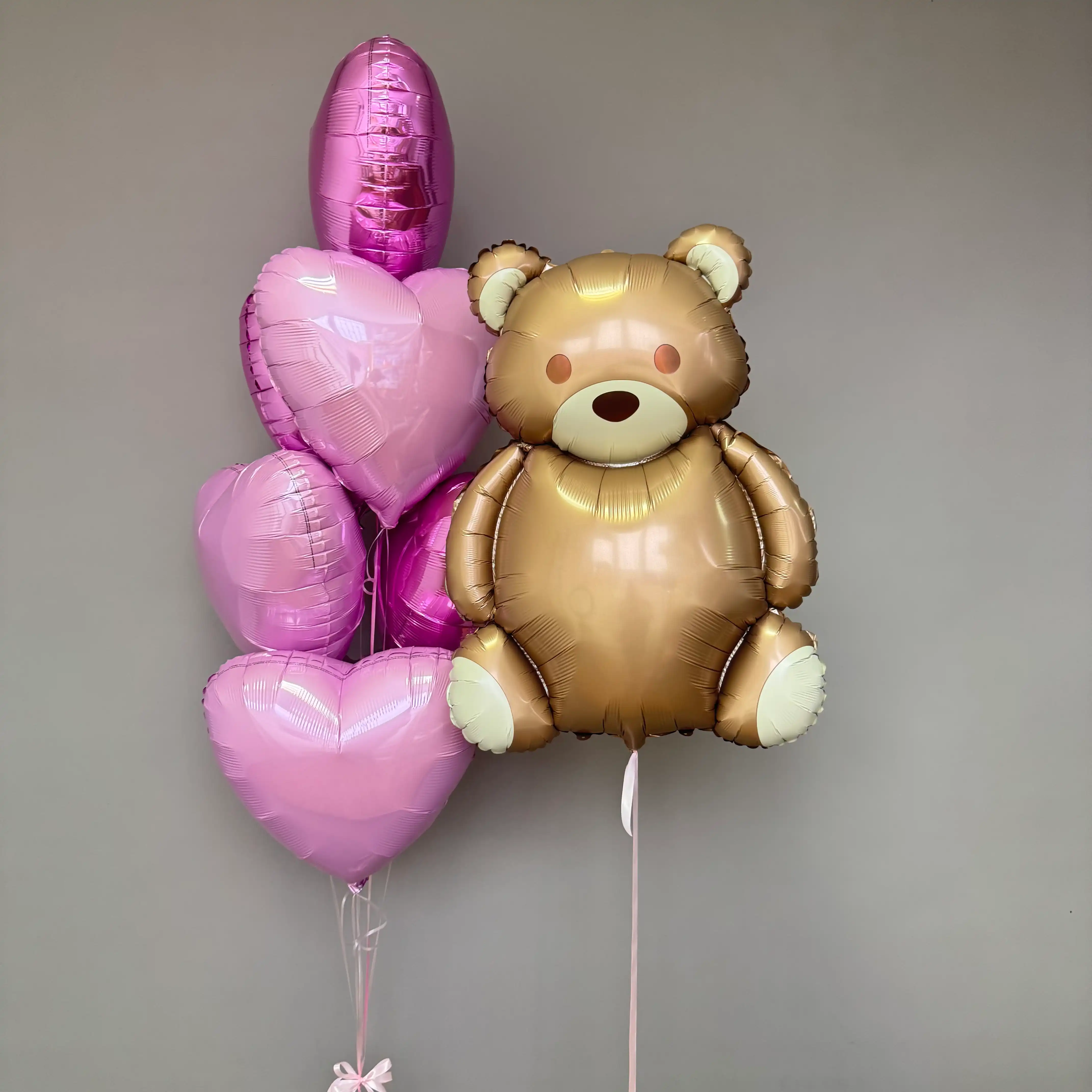 Набір: велика фігура ведмедика, та 5 фольгованих сердець