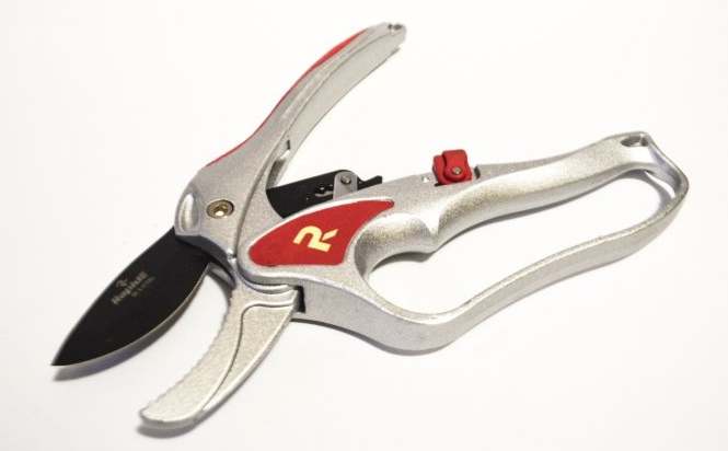 Секатор RapidE Red Point c храповым механизмом, титановый корпус, лезвие SK5