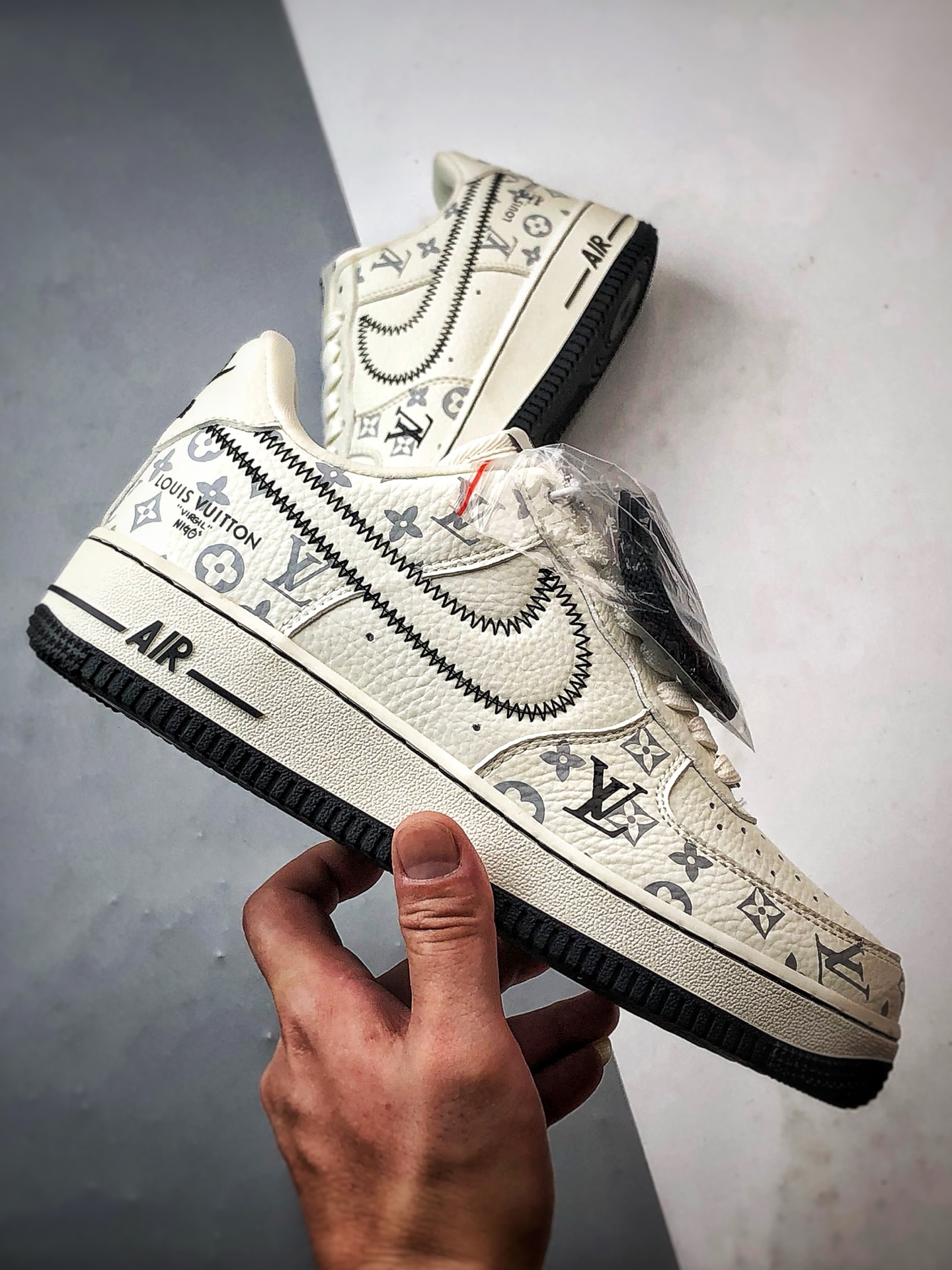 Louis Vuitton x Air Force 1 Low  SC0601-557