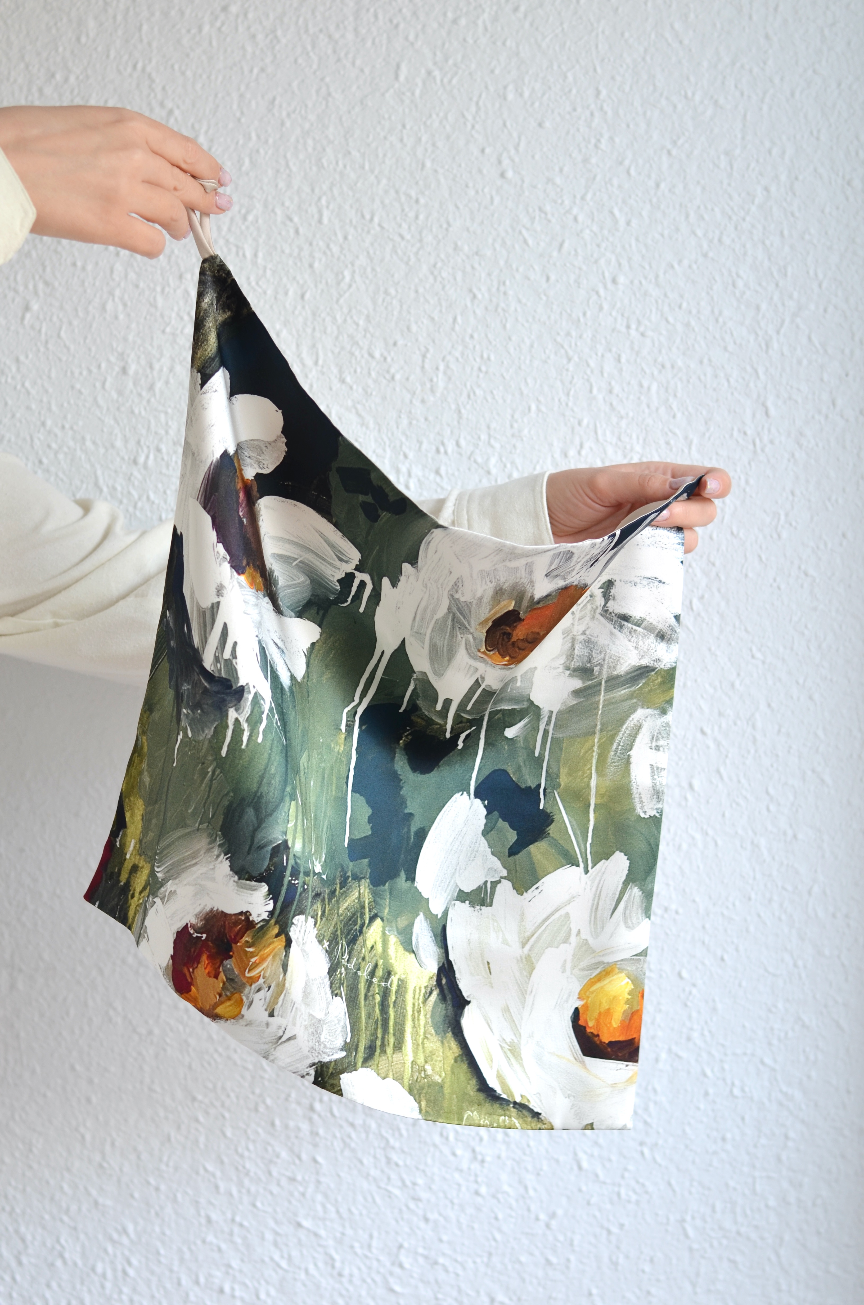 Шовковий рушник для обличчя Metamorphosis