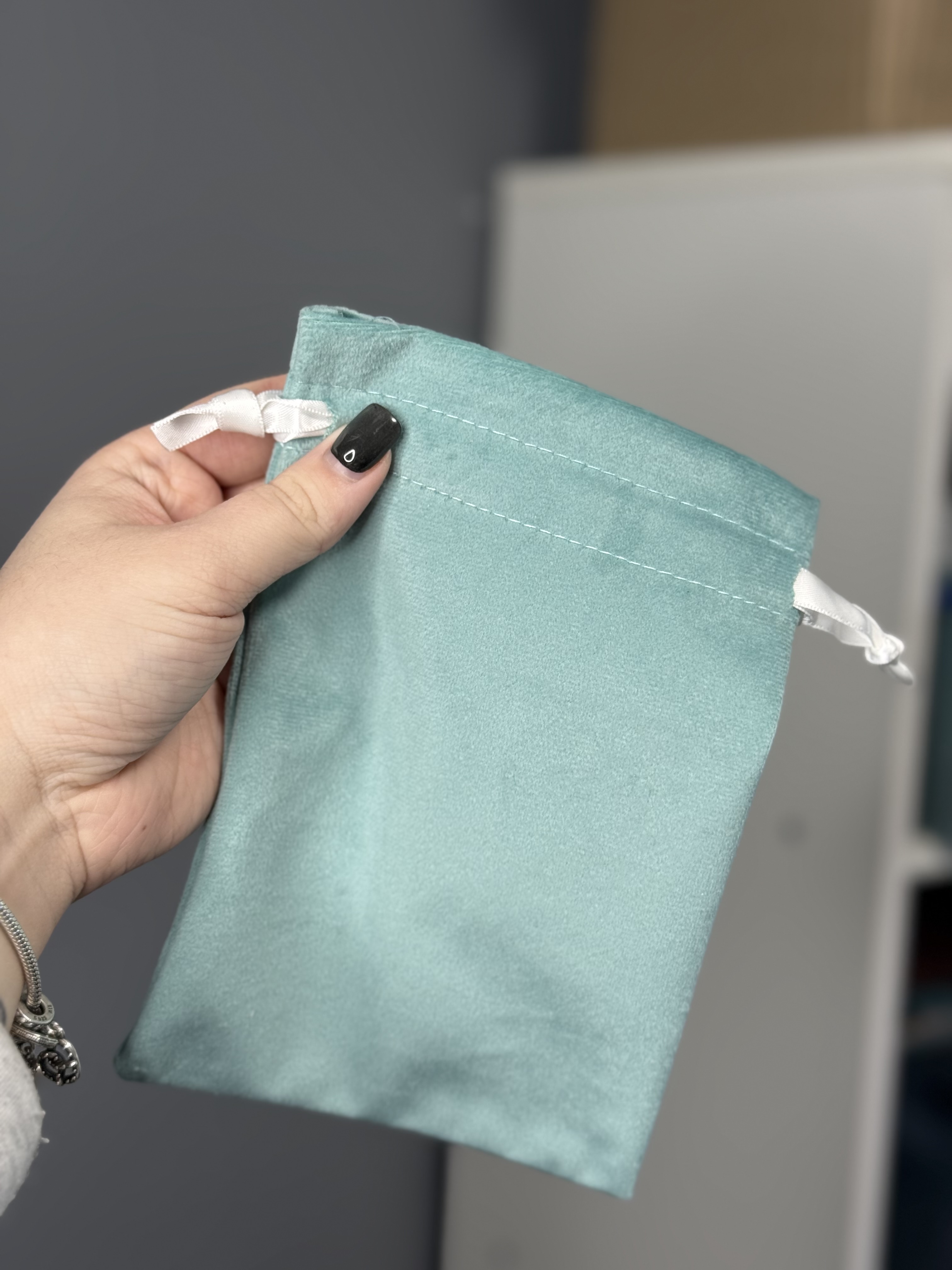 Оксамитовий мʼякий мішечкок для зберігання карт, рун, камінців (Мʼятний)