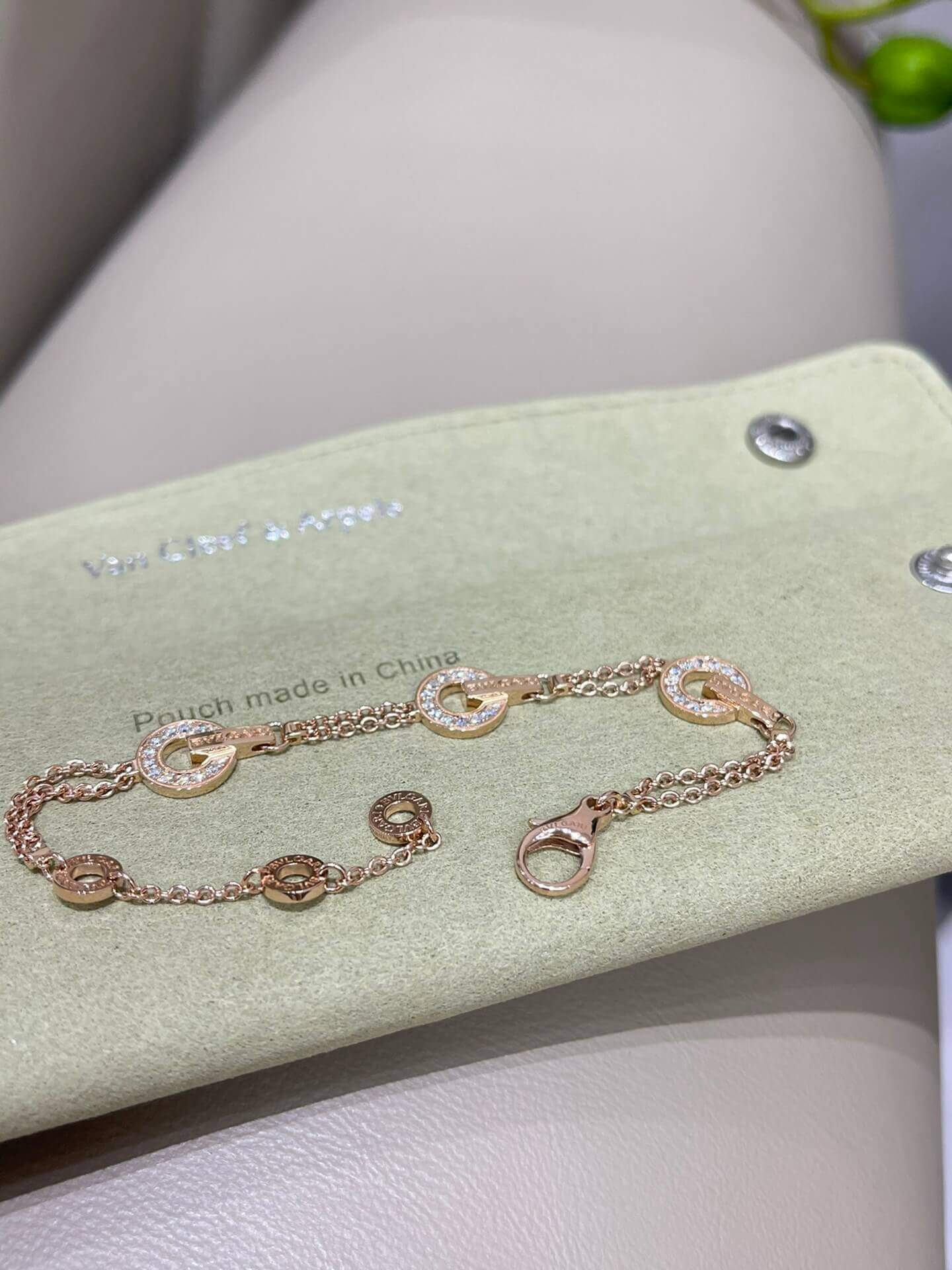 Bvlgari браслет золотий