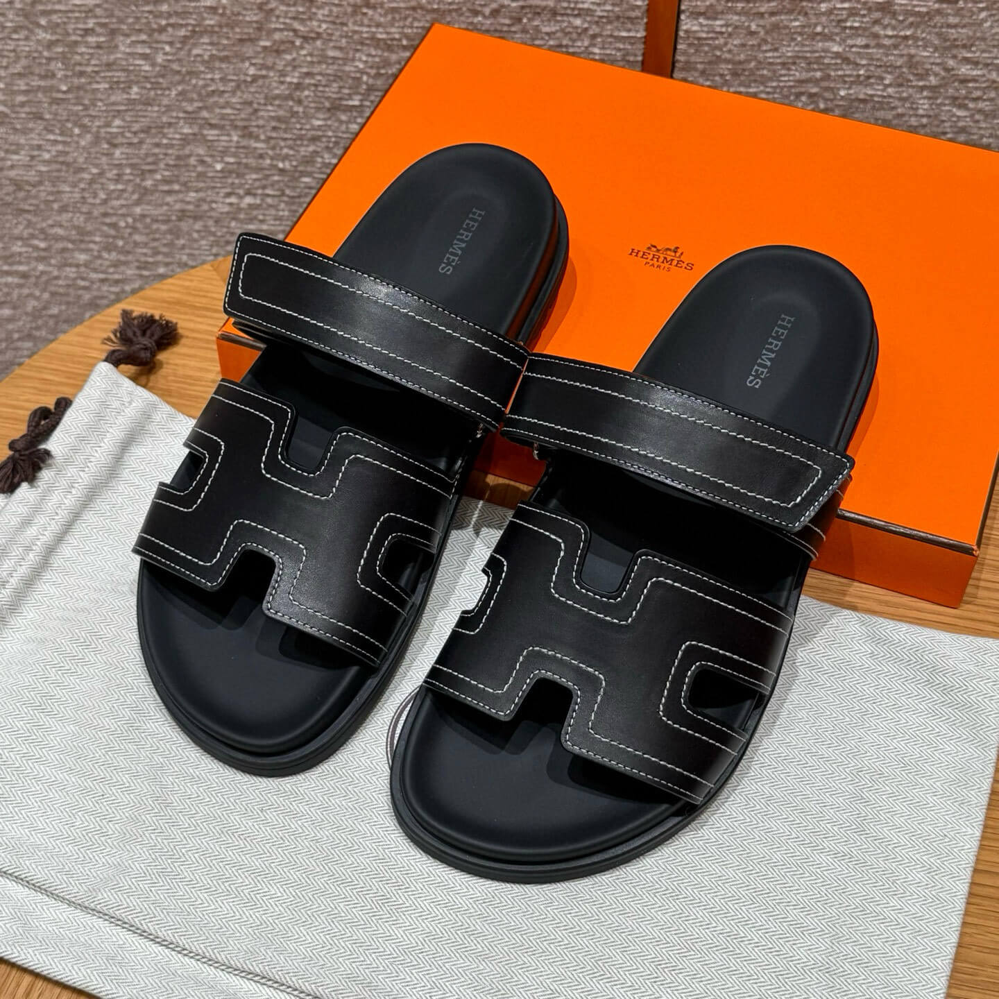 Hermes шльопанці
