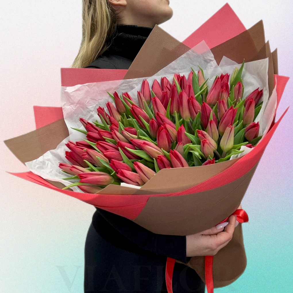 Букет з 75 червоних тюльпанів