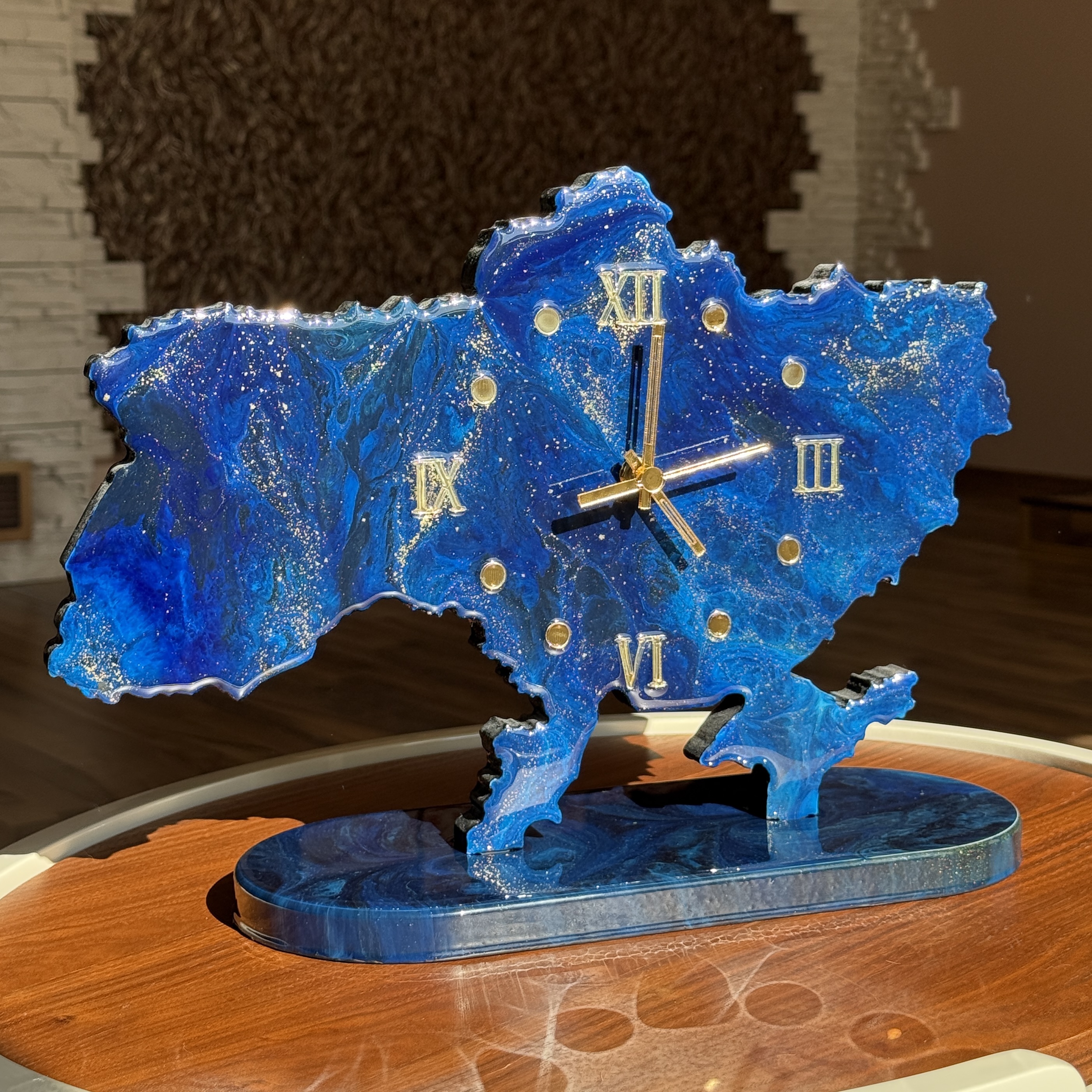 Годинник на підставці 