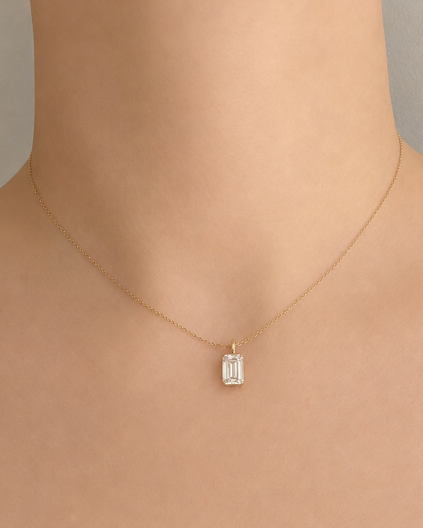 14K Timanttiriipus 2,02 ct Emerald Cut & 18K Kultaketju