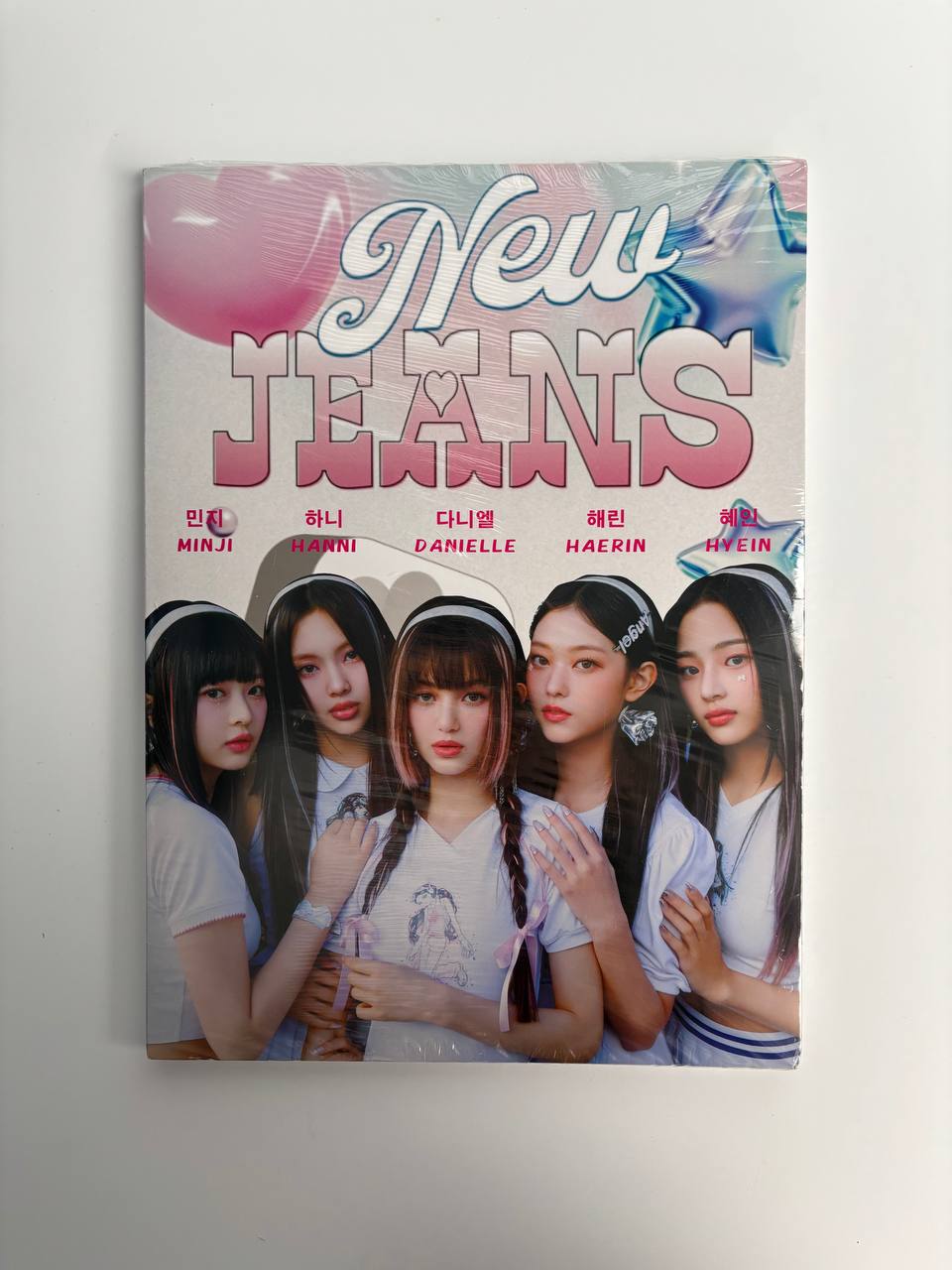 Журнал K-pop групи NewJeans, фотоальбом  37A216