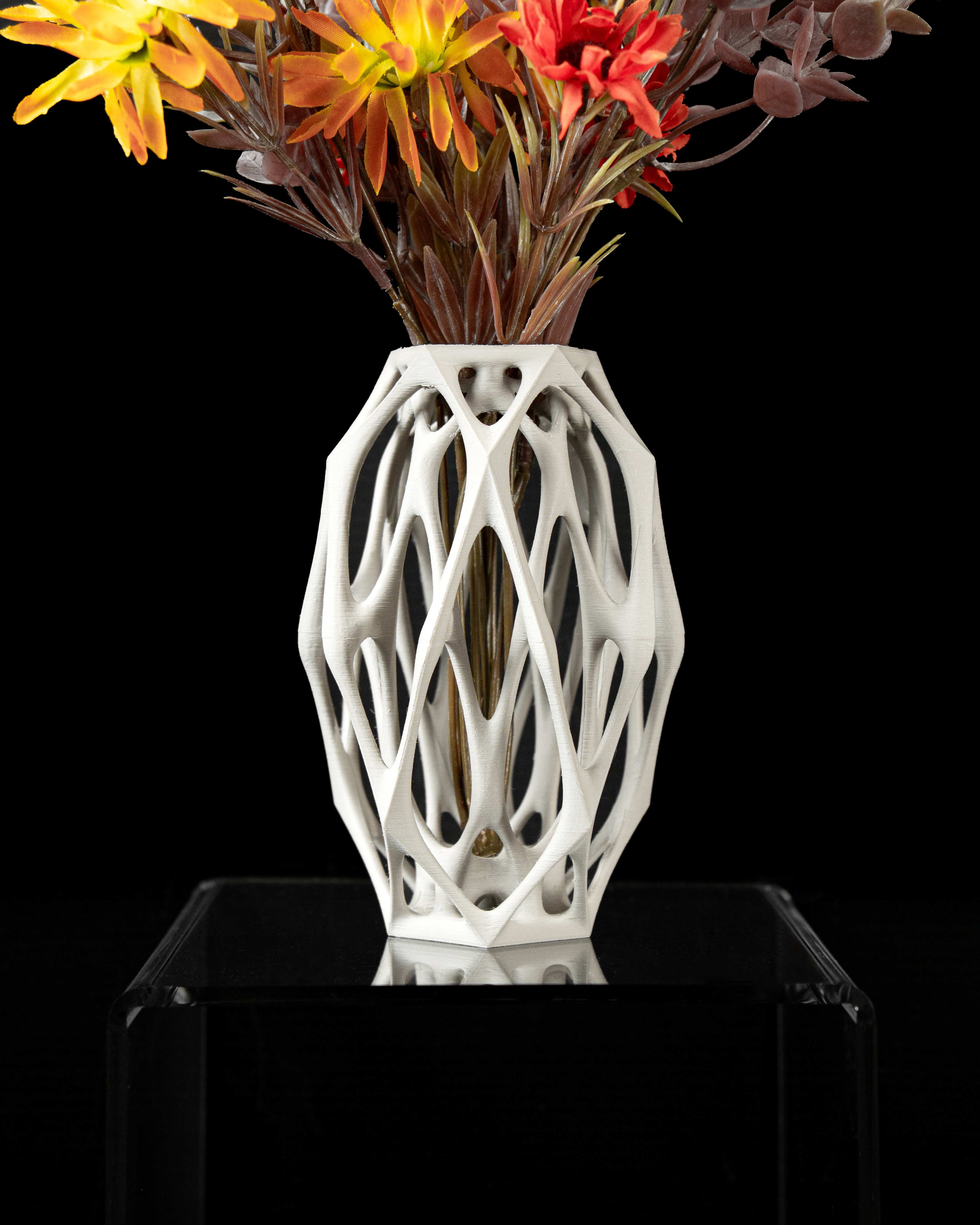 Mantis Flower Vase – Minimalist 3D Vase