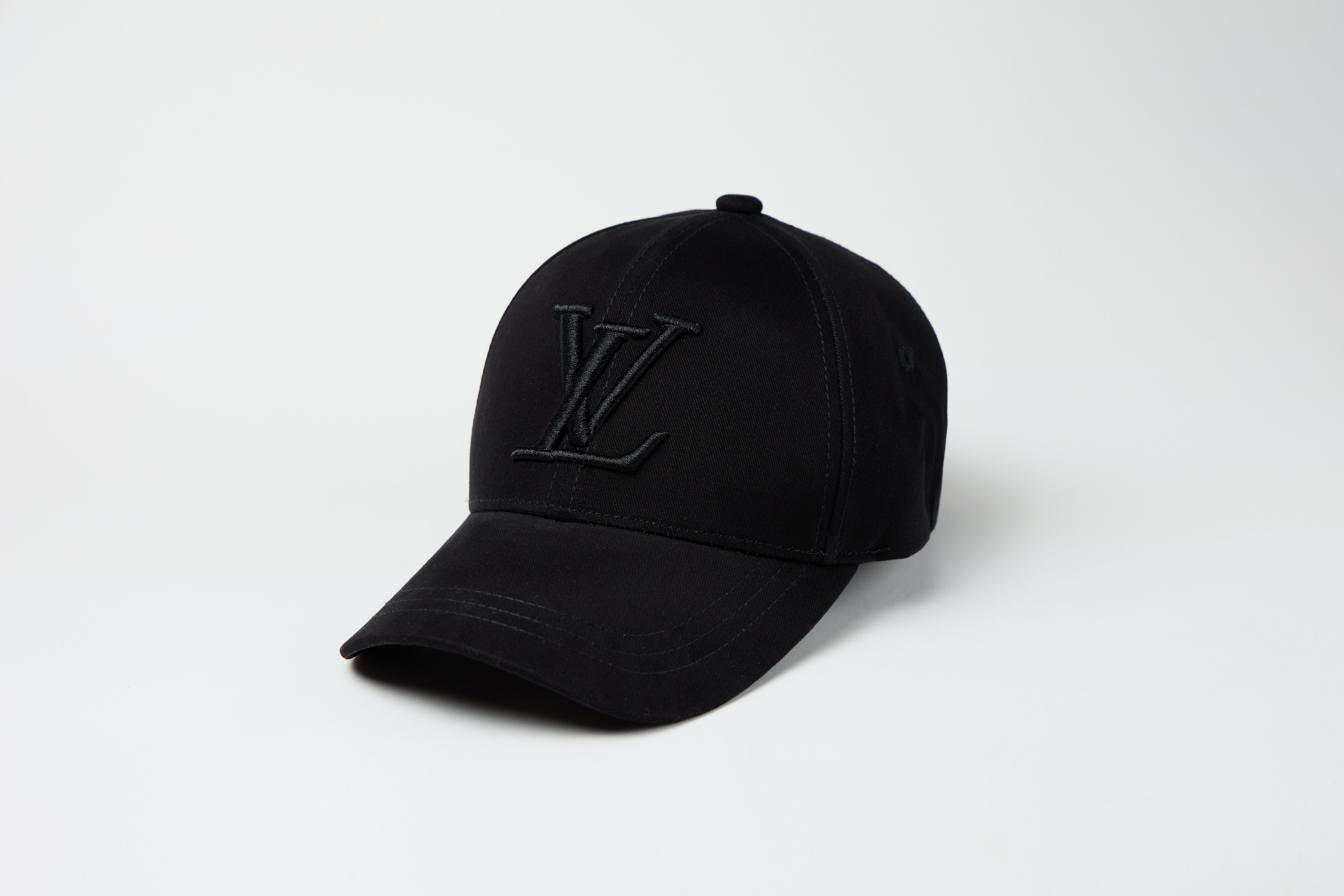 Бейсболка Louis Vuitton - Луі Віттон Вишивка Чорна Копія