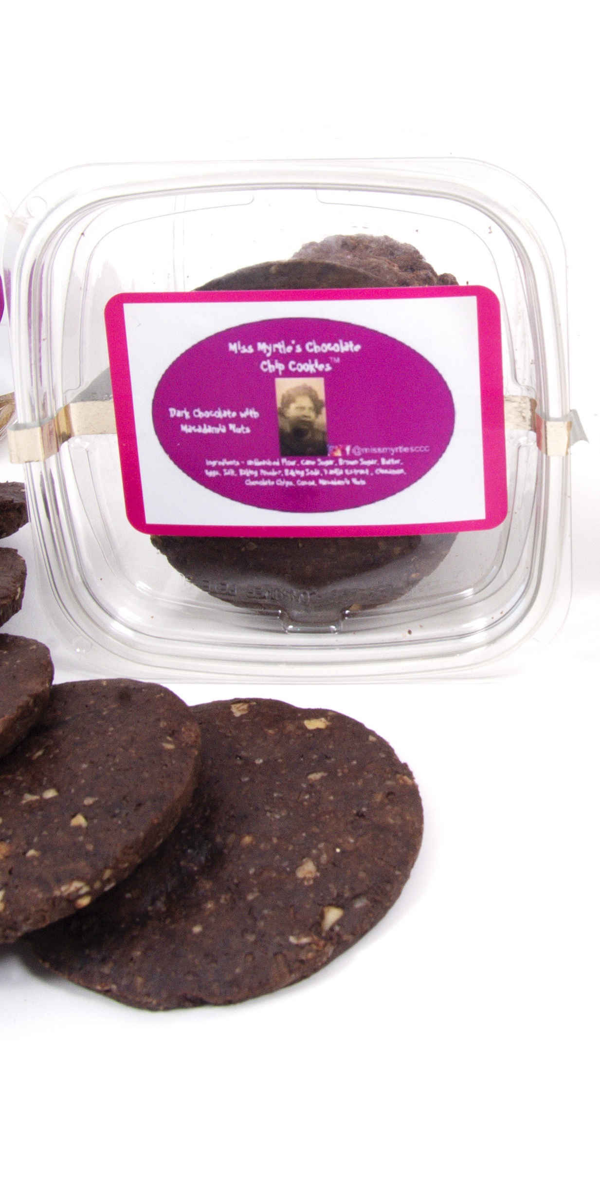 Dark Chocolate Chip with Macadamia Nuts Biggies 8 oz.