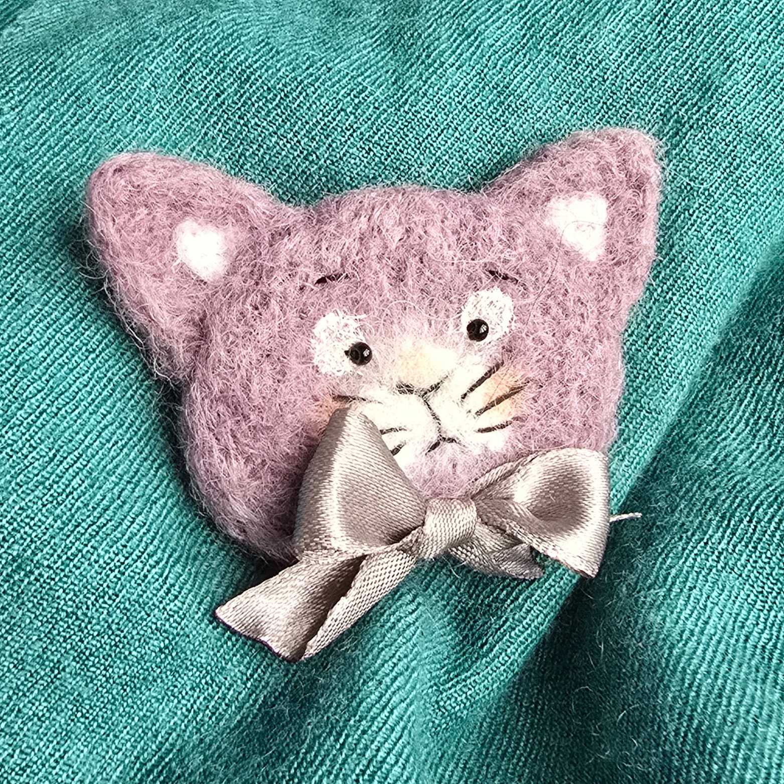 Felted brooch Cat lavender