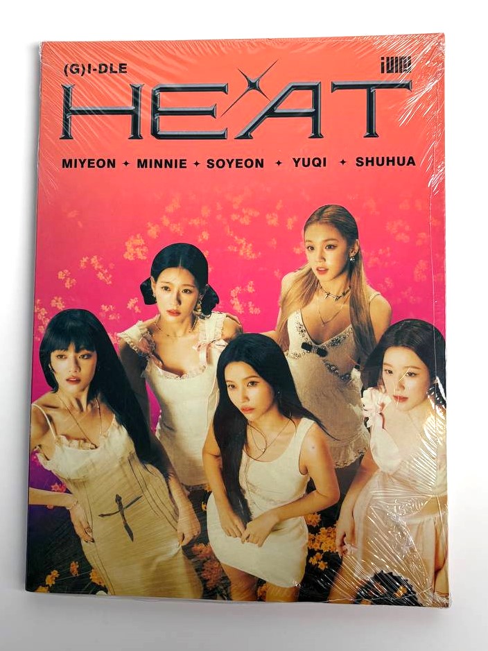 Журнал К-поп (G)I-DLE I Feel, фотоальбом G)I-DLE I Feel HEAT 37A239