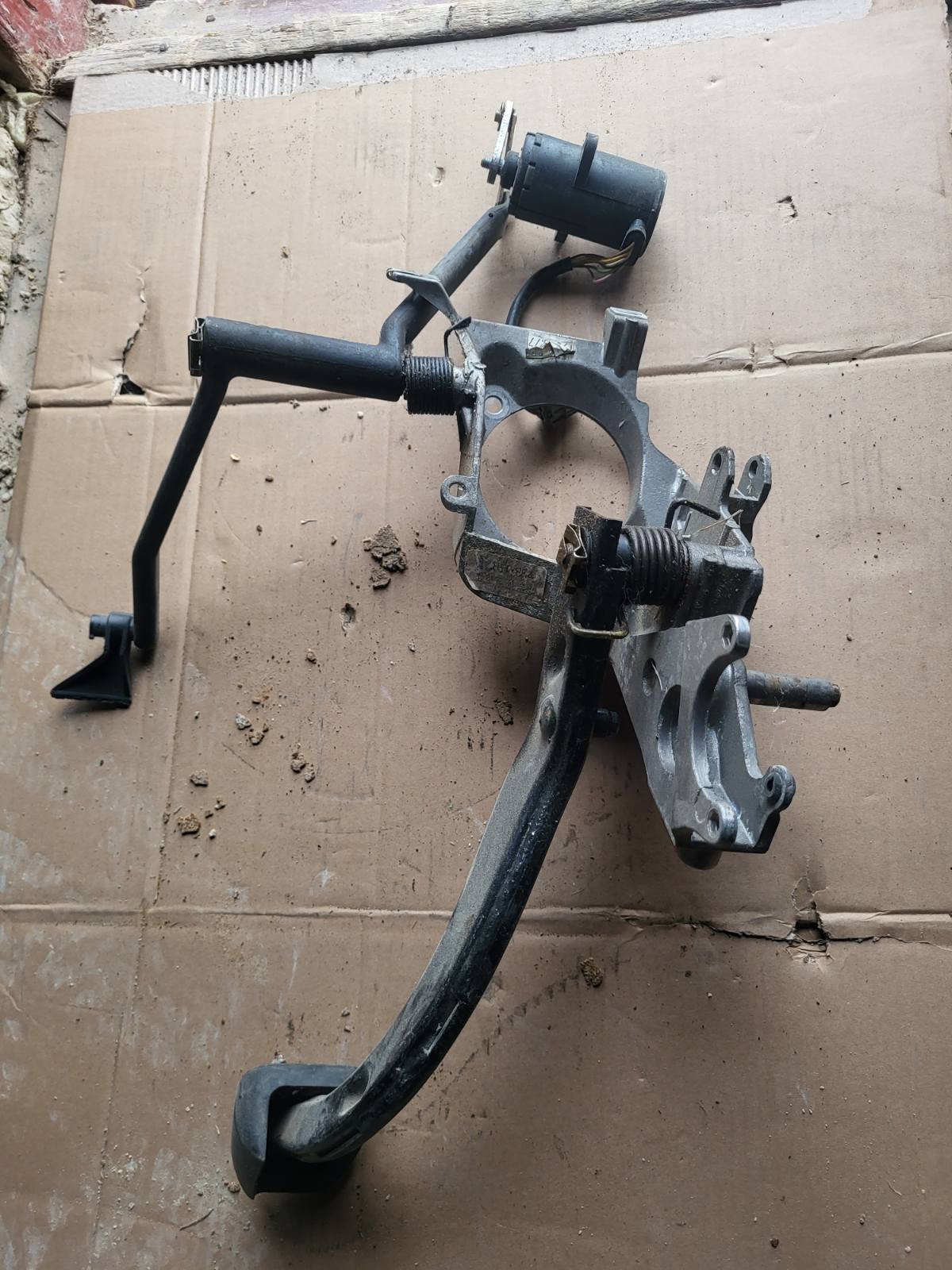 Кронштейн педалів BMW E39