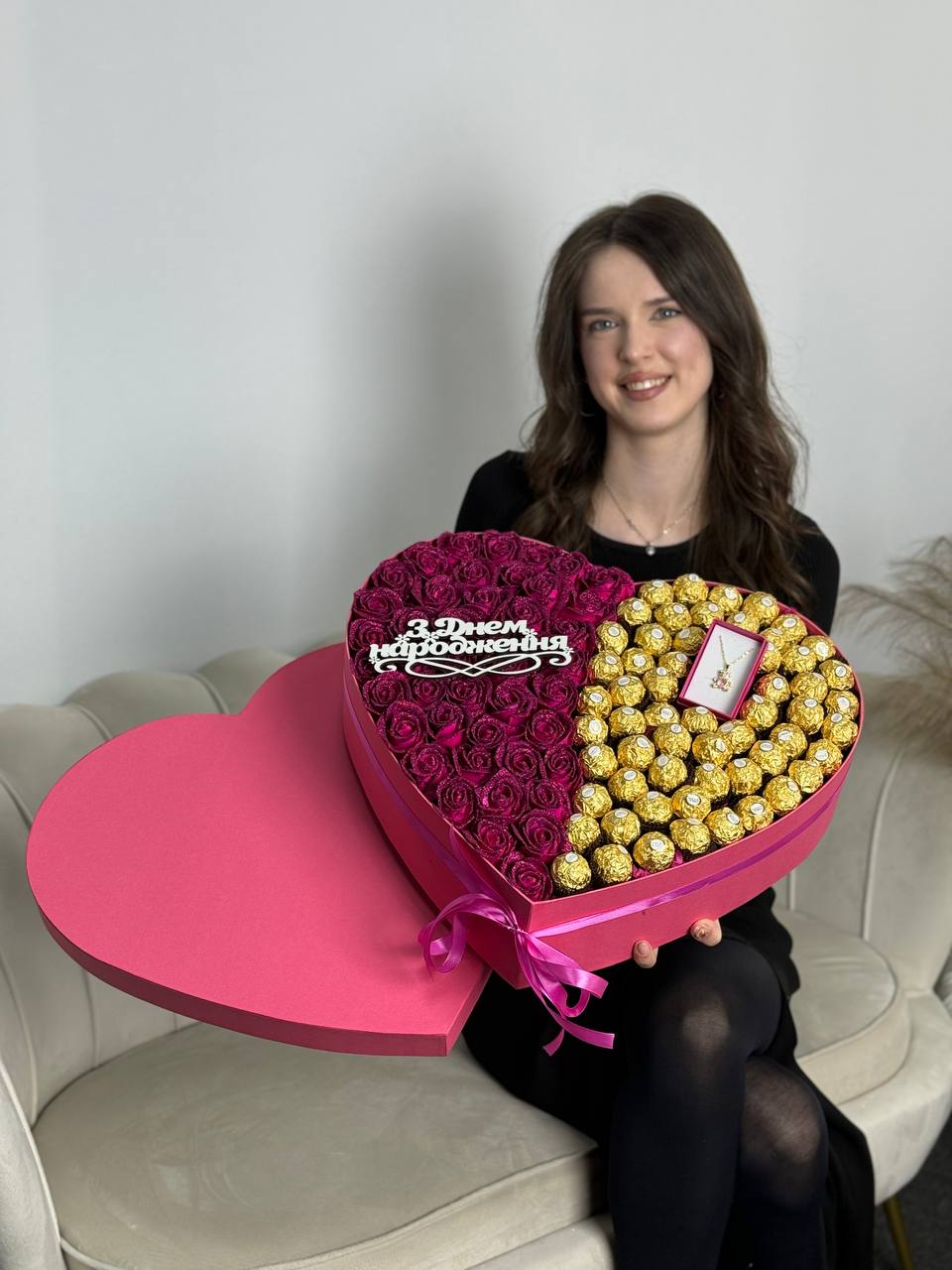 Малинове серце з Ferrero та трояндами
