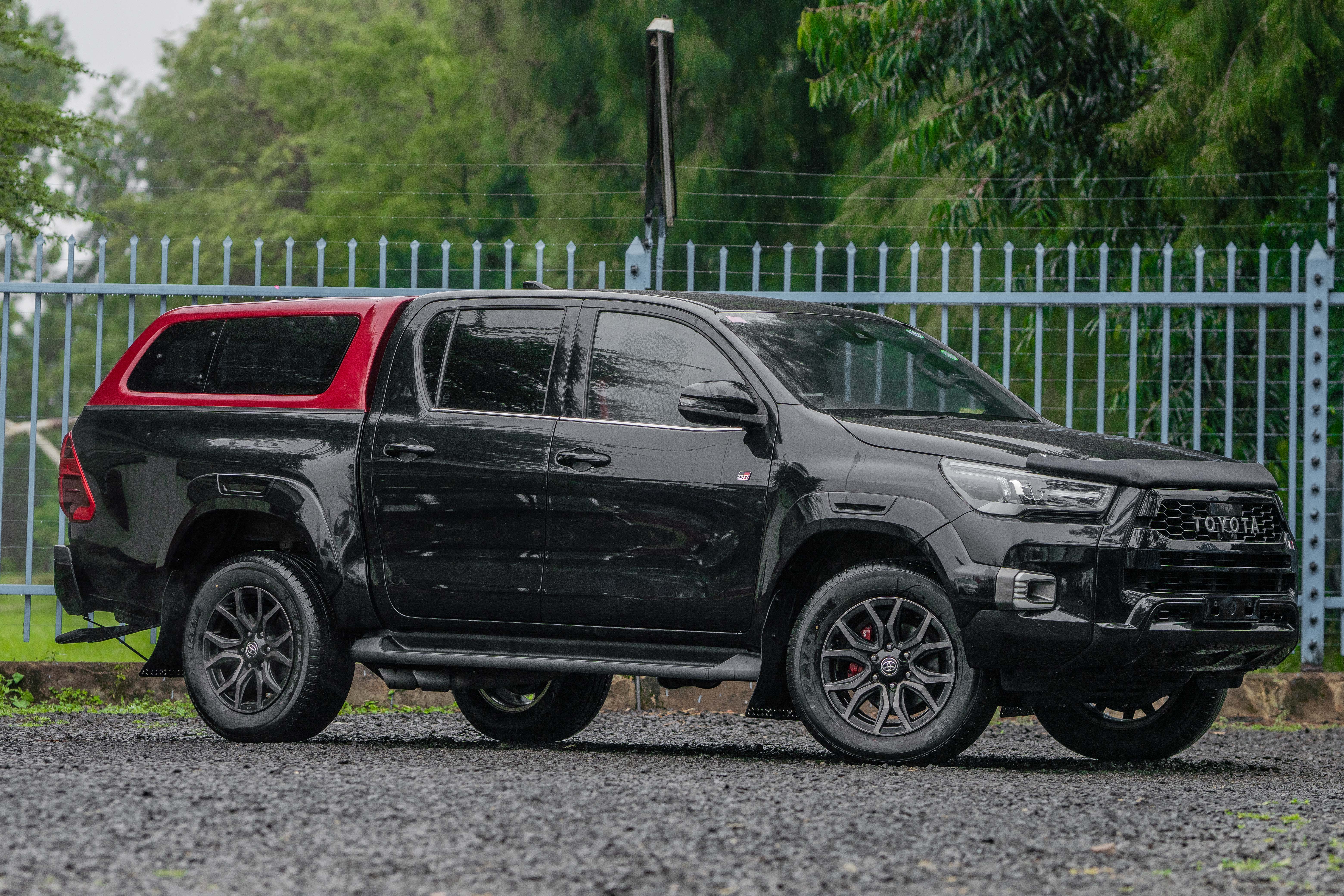 TOYOTA HILUX GR