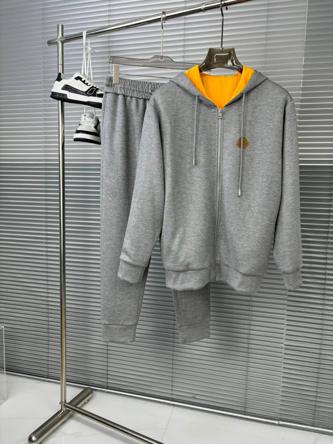 Moncler костюм