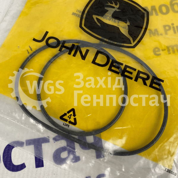 Гумовий ущільнювач F37030266 [John Deere]