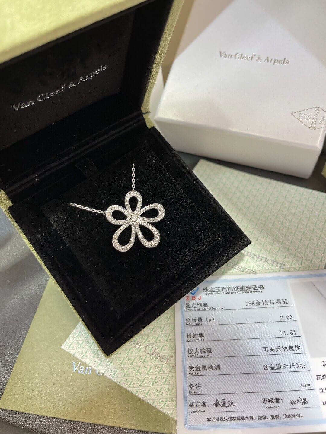 Van Cleef&Arpels підвіска золота