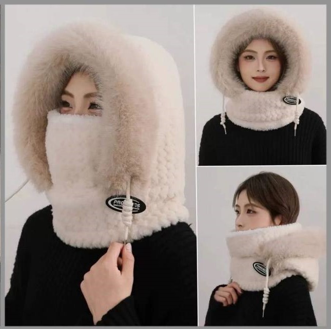 Пухнастий утеплений снуд-капор, зимова шапка, шарф бежевий