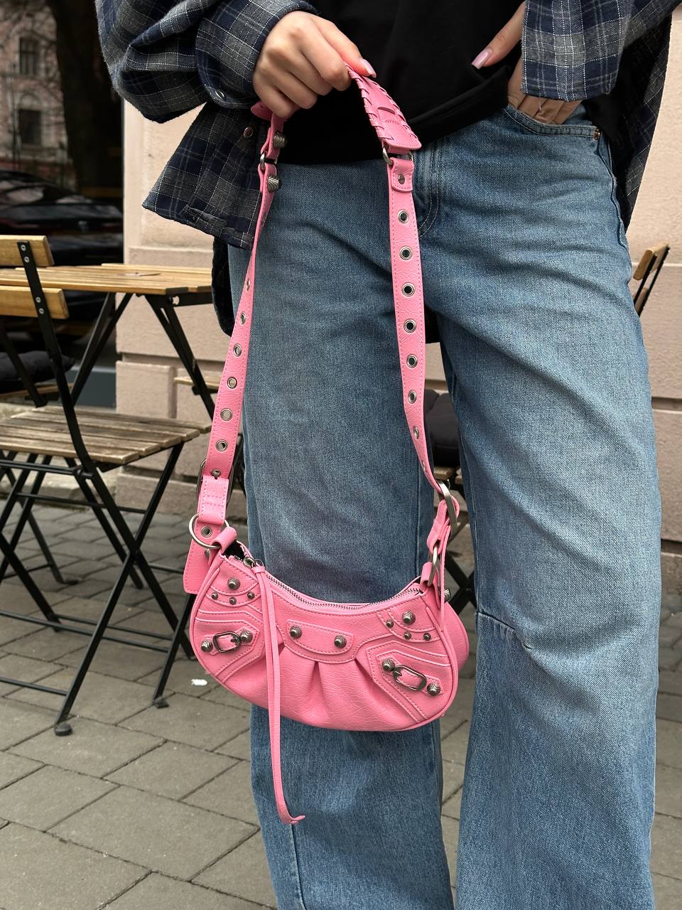 Balenciaga Le Cagole Xs Shoulder Bag in Pink