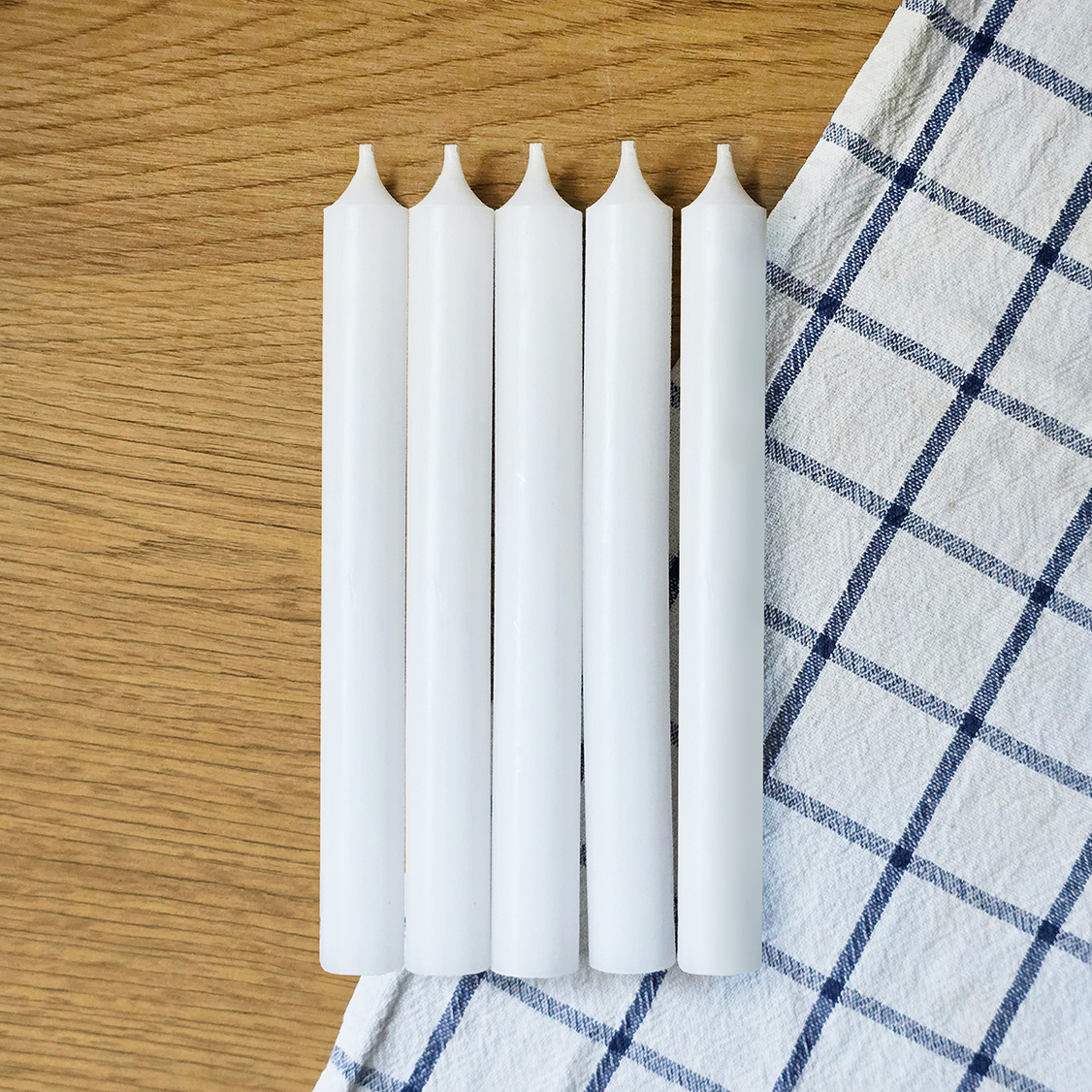 Свічка столова парафінова 19,5х2 см | 6 годин