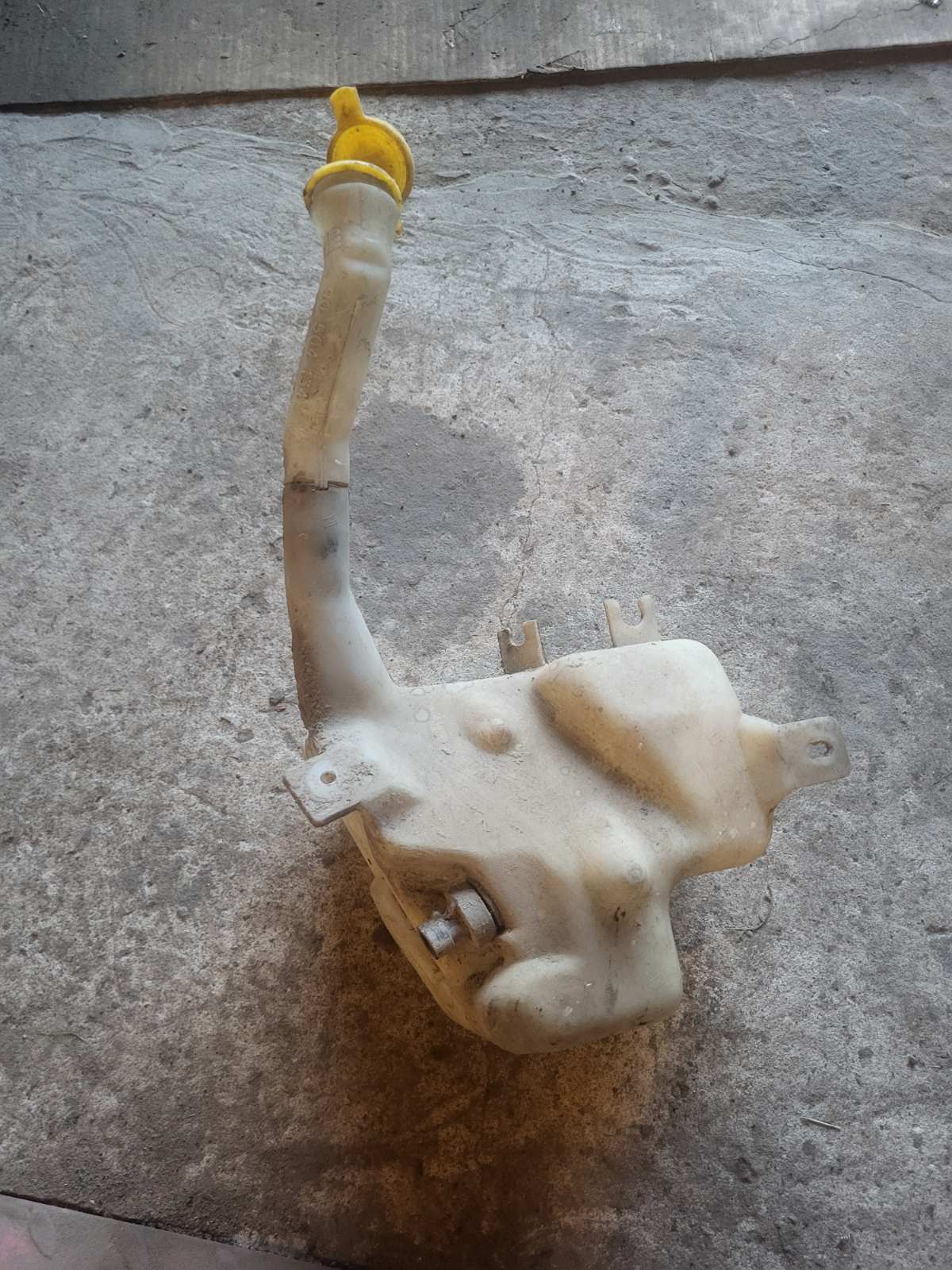 Бачок омивача лобового скла Opel Vectra B
