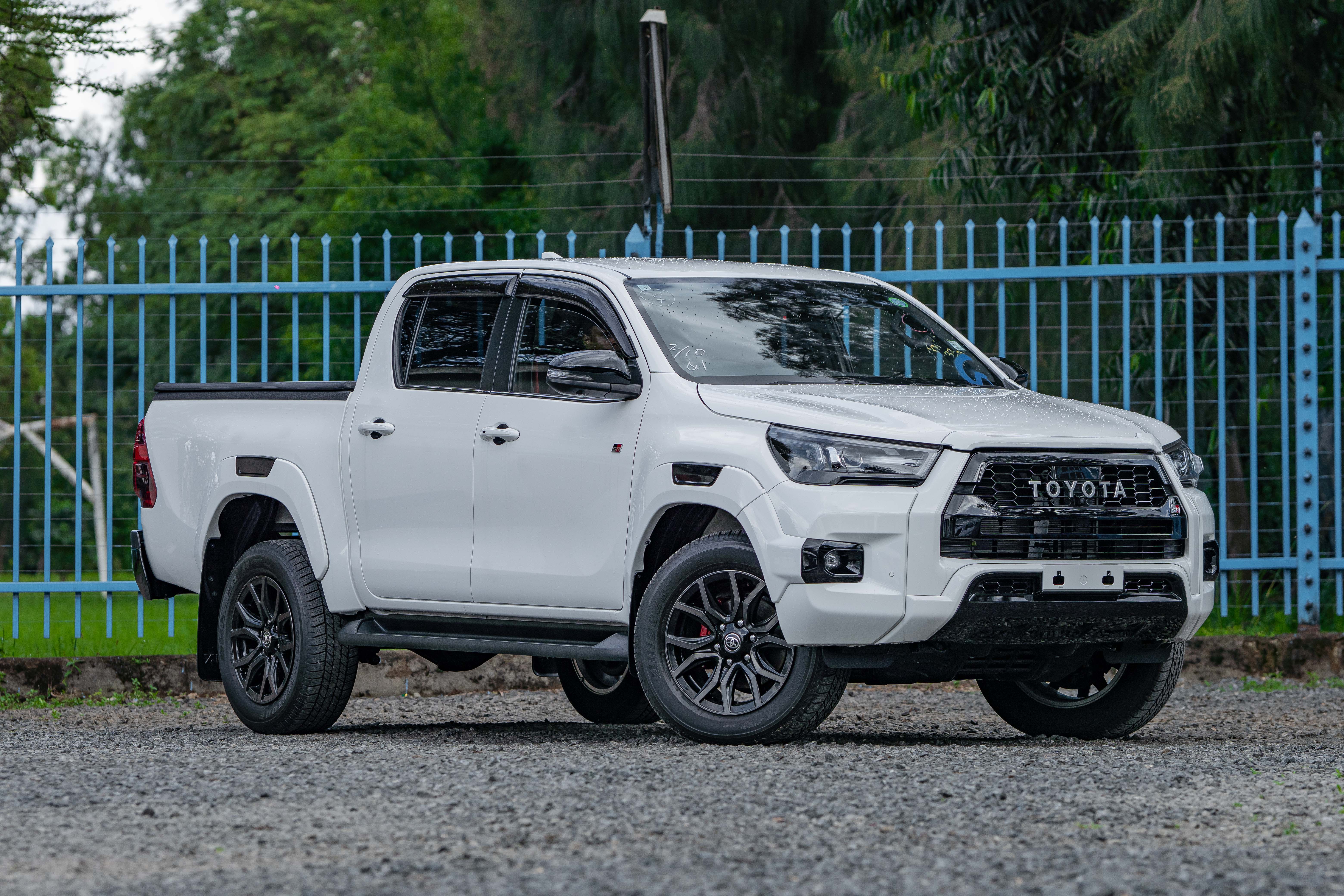 TOYOTA HILUX GR