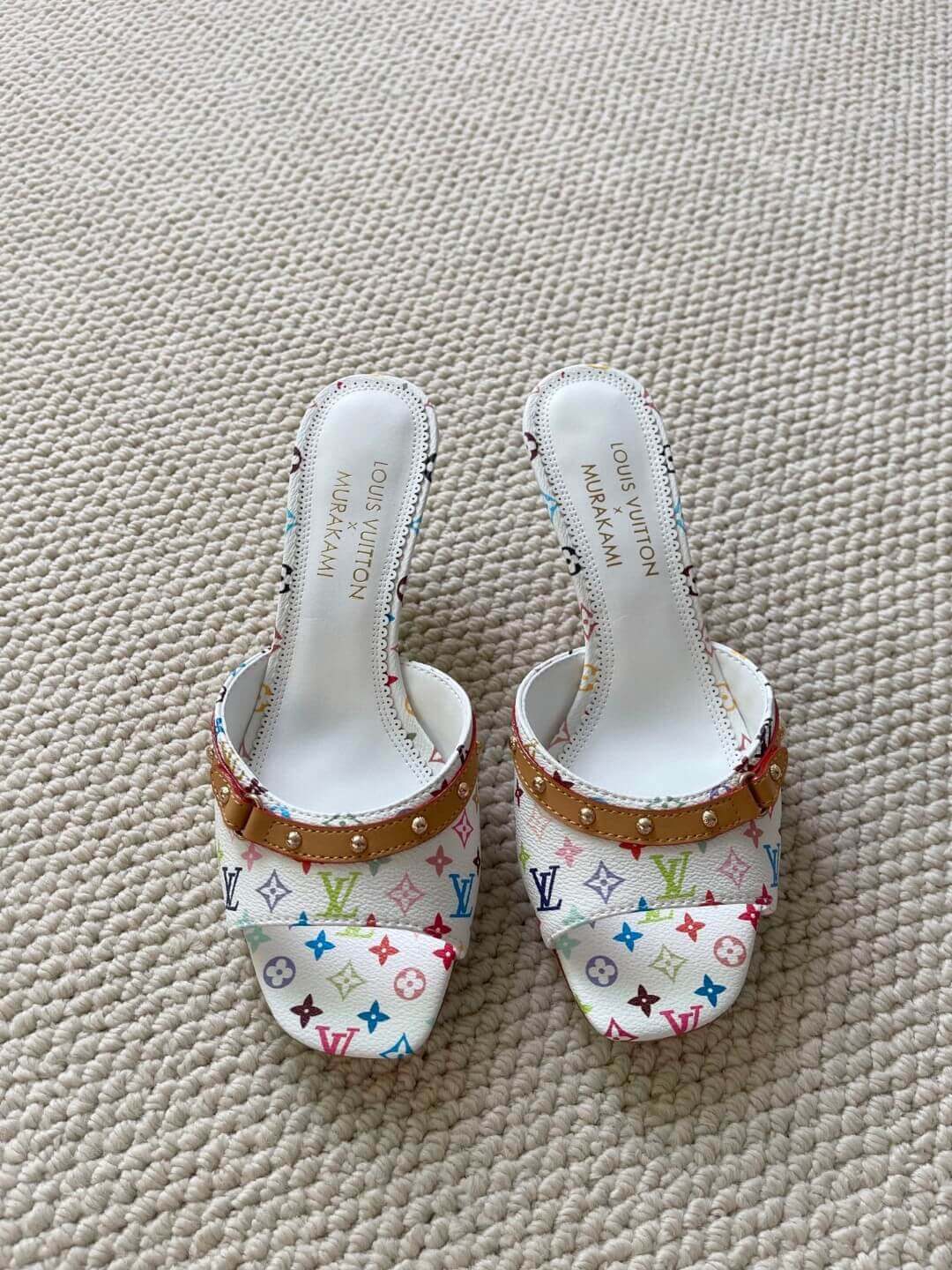 Louis Vuitton босоніжки