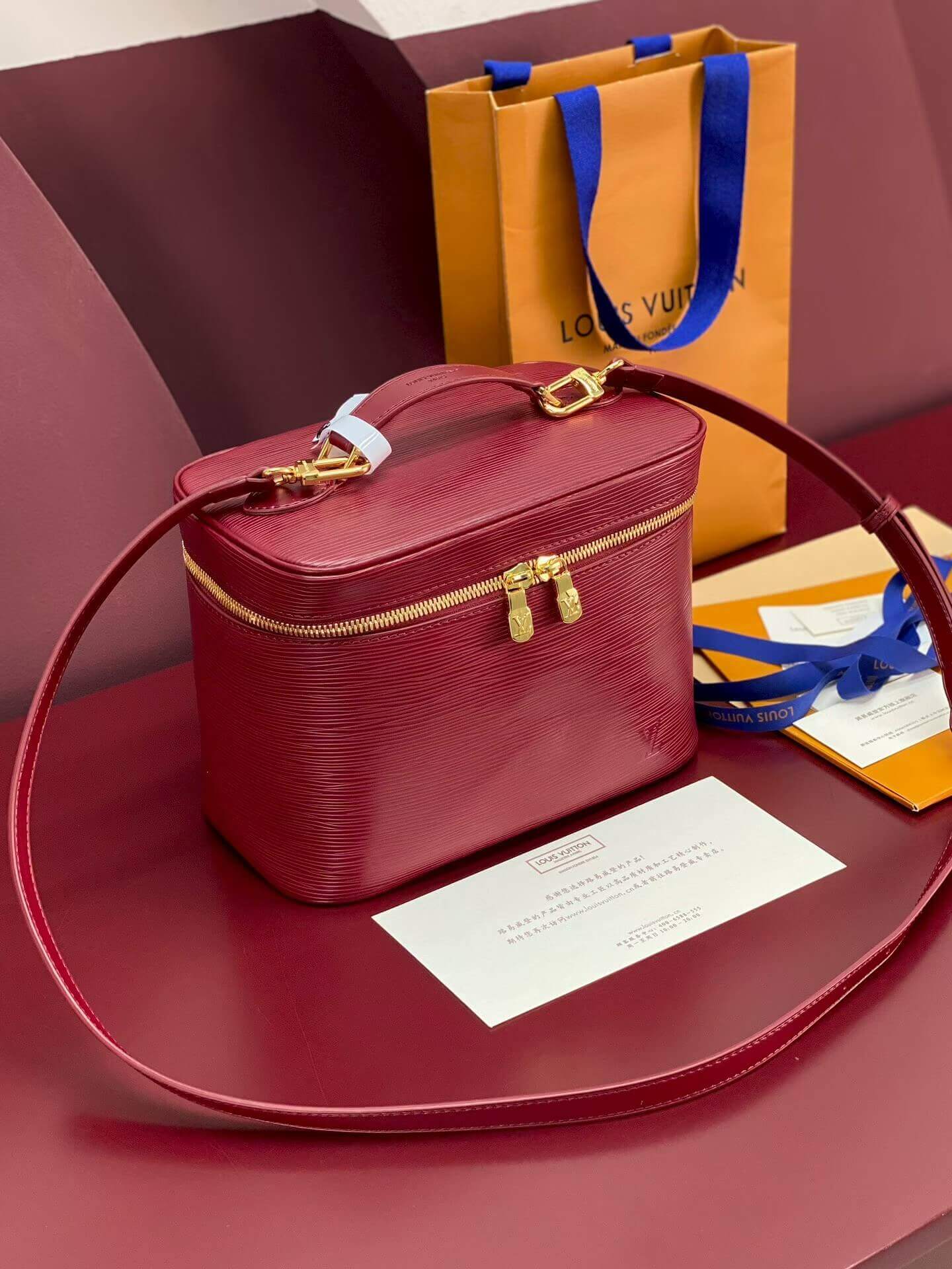 Louis Vuitton косметичка