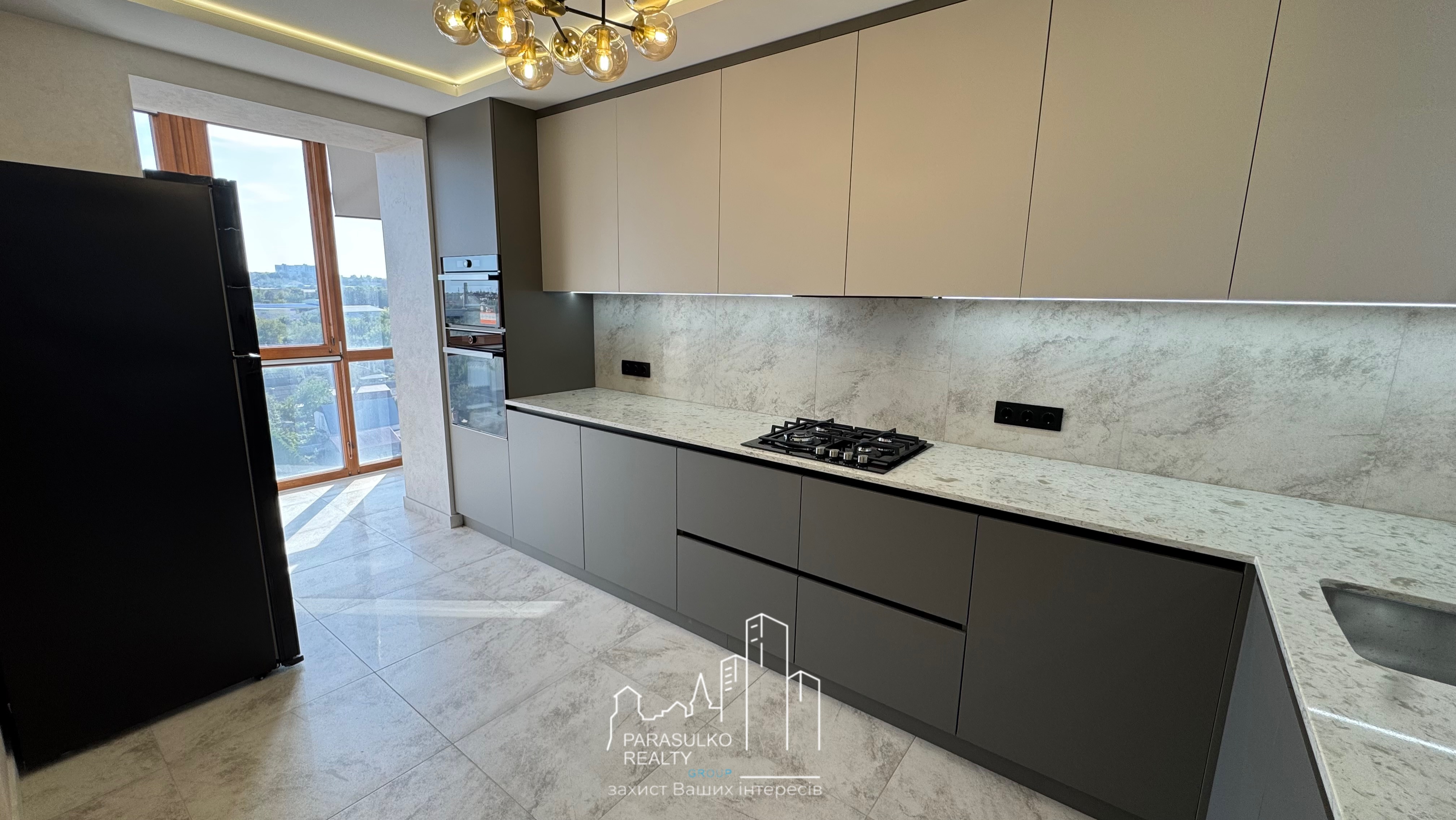 Дворівнева квартира, р-н Нова Будова-1