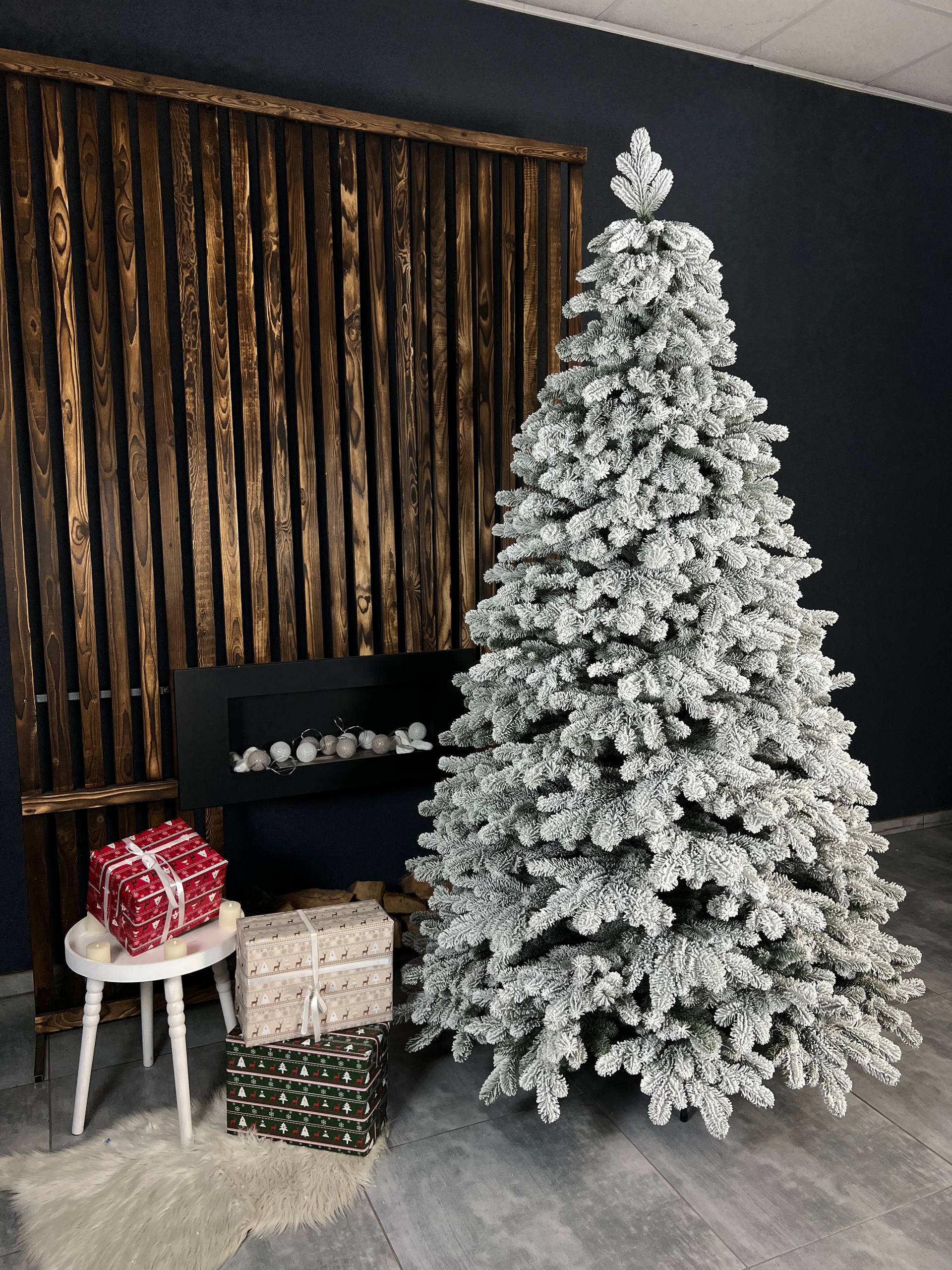 Ялинка «Тріумф» засніжена на крабах - 2.3м. ☃️