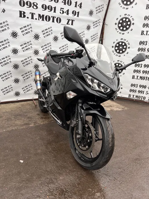 Японський мотоцикл kawasaki Ninnja 400