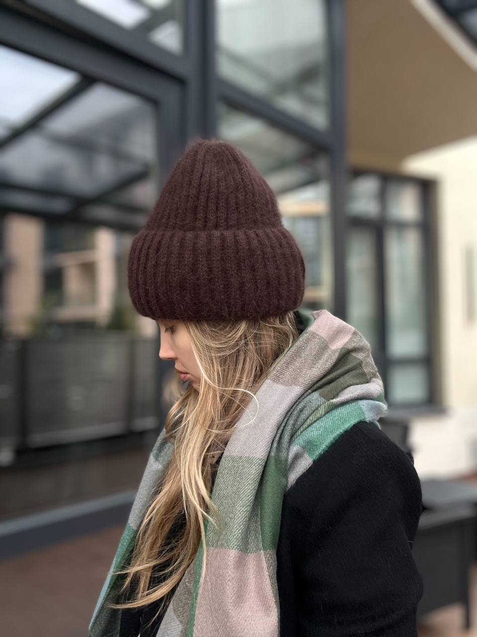 Шапка з ангори шоколадна