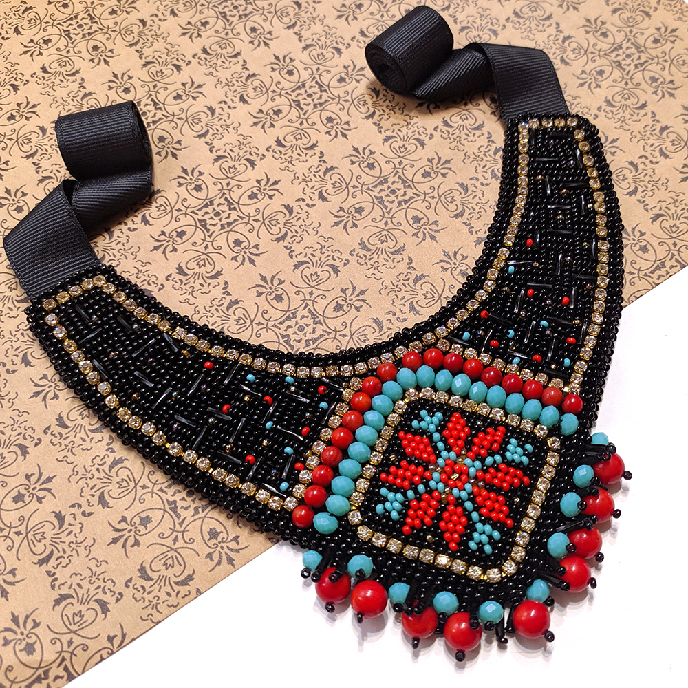 Кольє "Алатир" чорне з червоним і бірюзовим