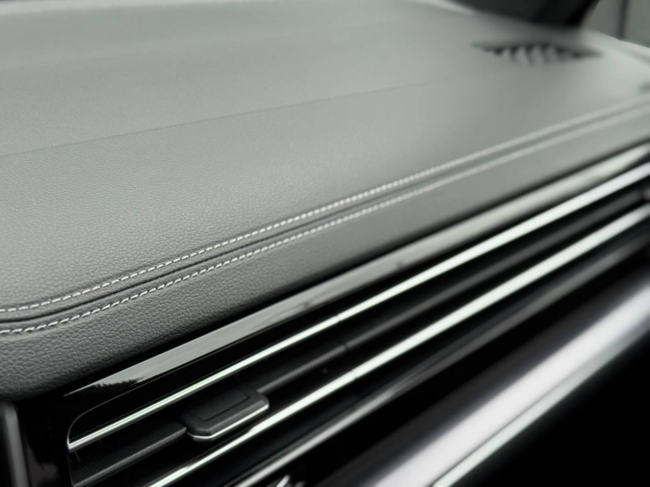 VW Touareg R-line 4Motion