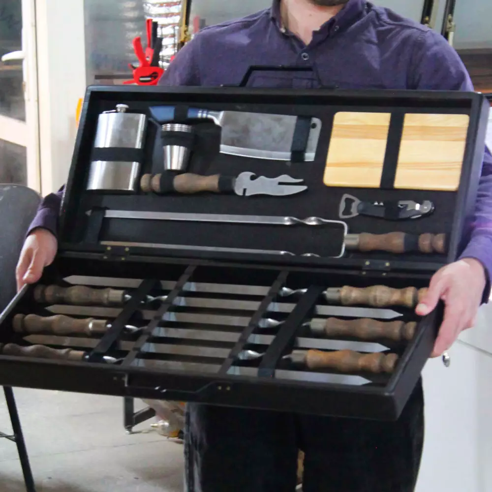 "Набір шампурів в дерев'яній коробці ЗМІЇНИЙ"