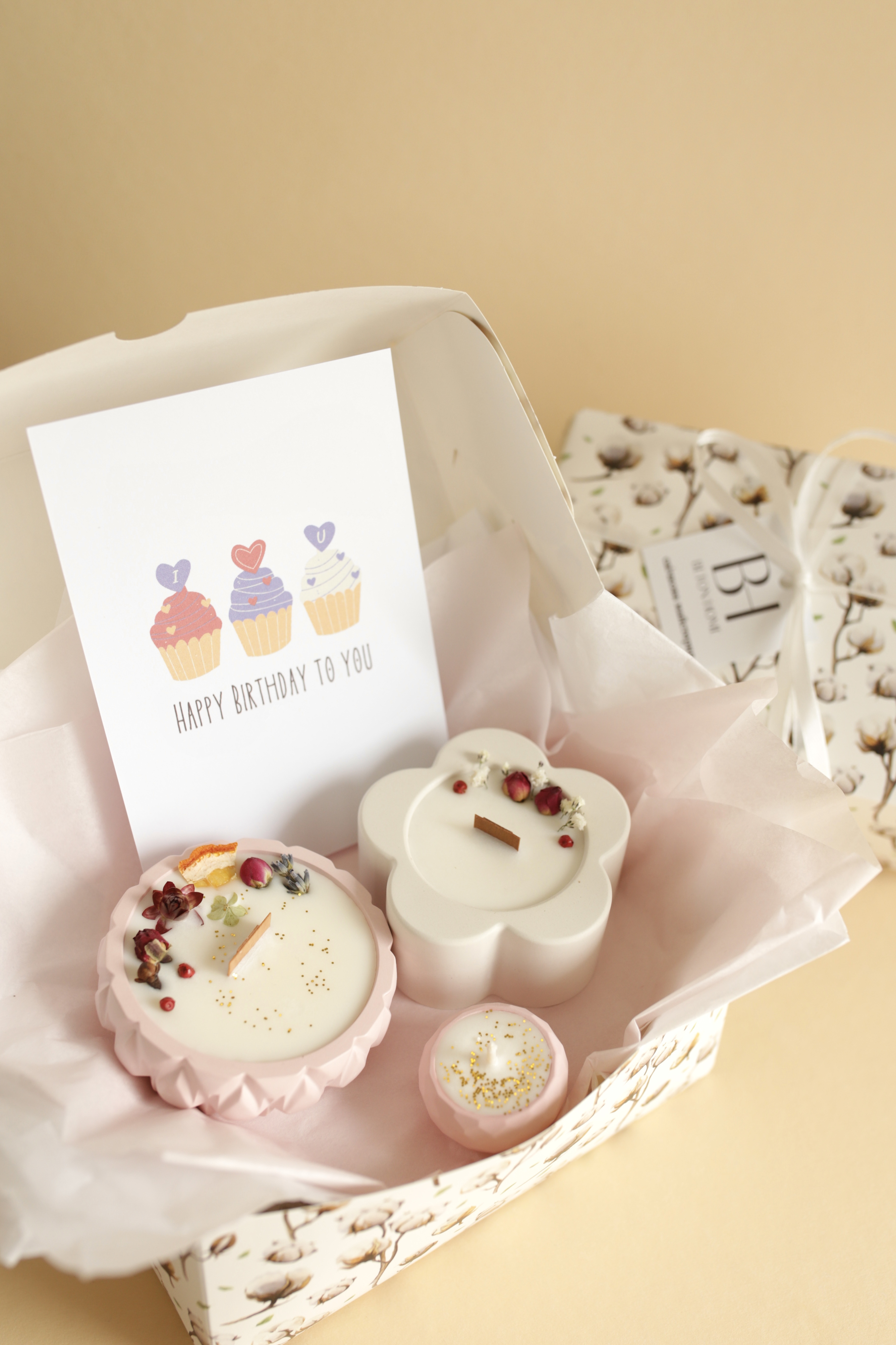 бокс № 5.5-(сінабони з корицею+обійми в повітрі)