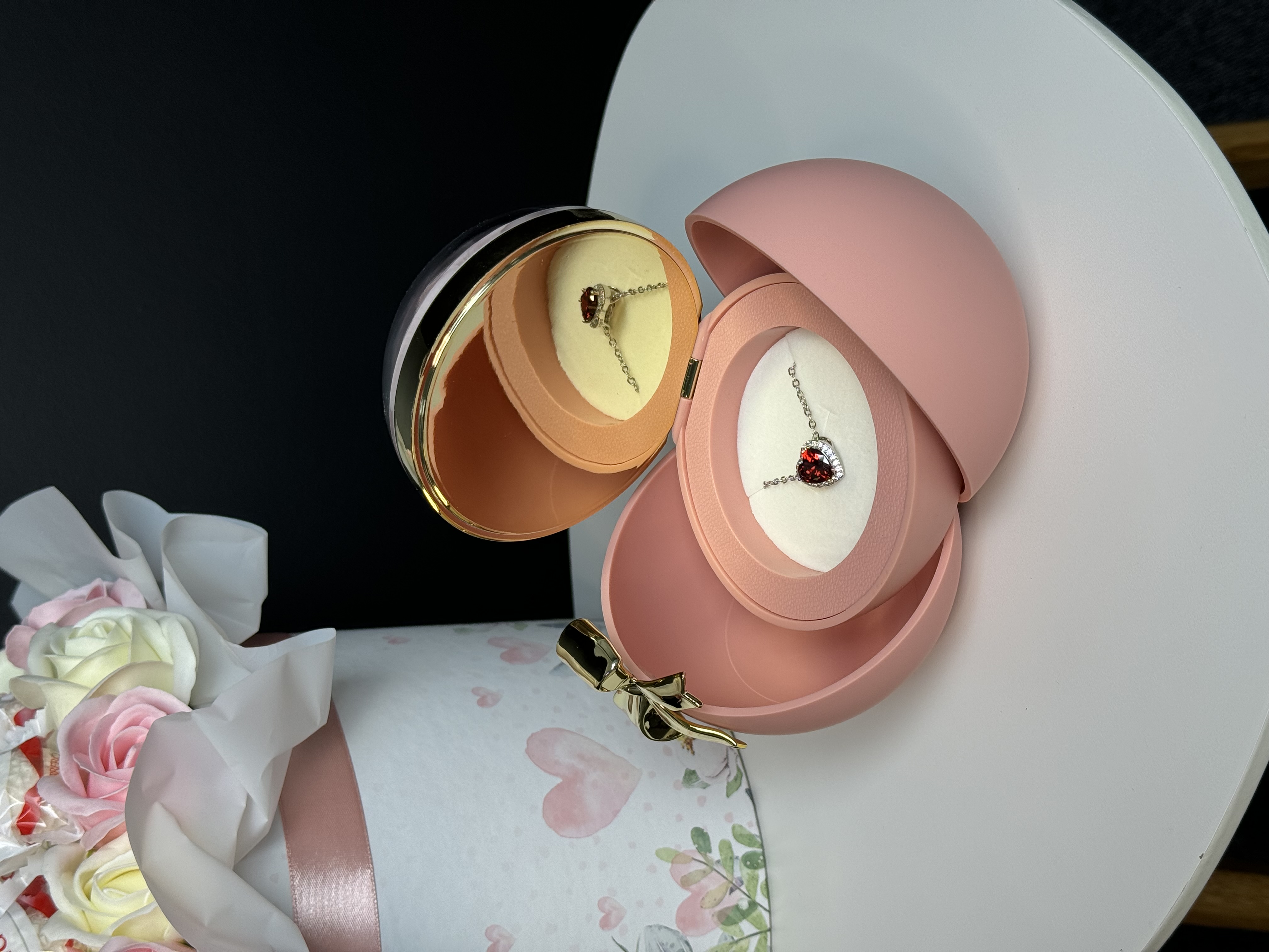 Рожева скриня-куля