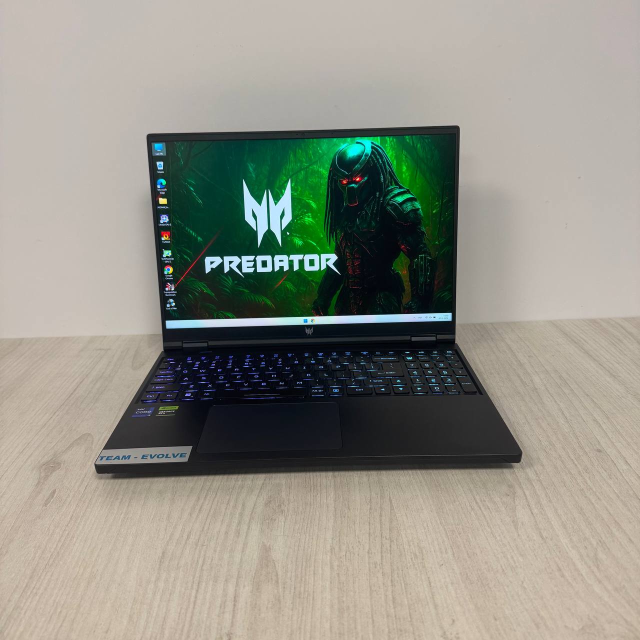 Acer Predator Helios 16 PH16-71